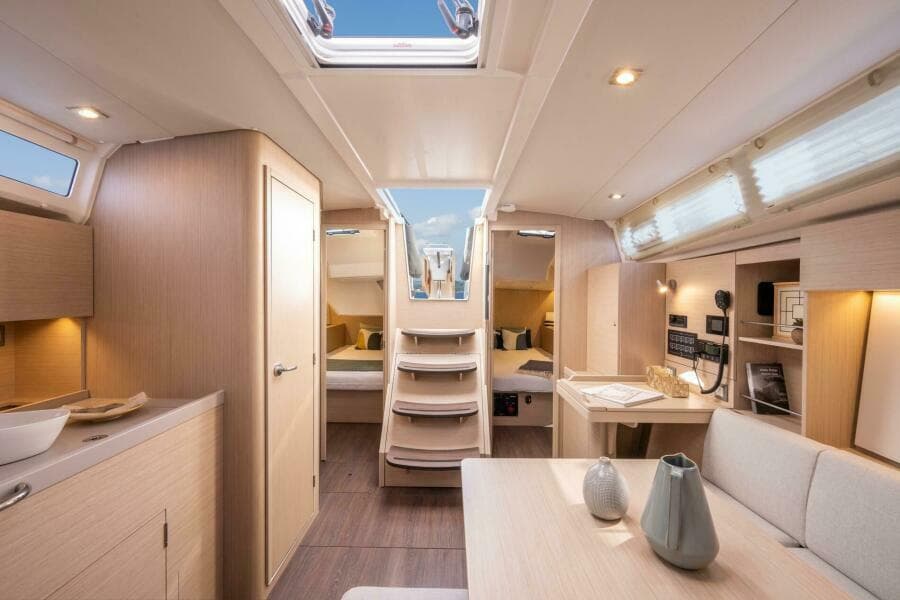 2027 Beneteau Oceanis 37.1 - Photo 9