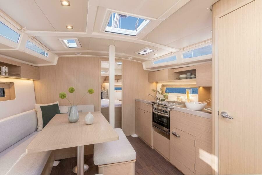 2027 Beneteau Oceanis 37.1 - Photo 6
