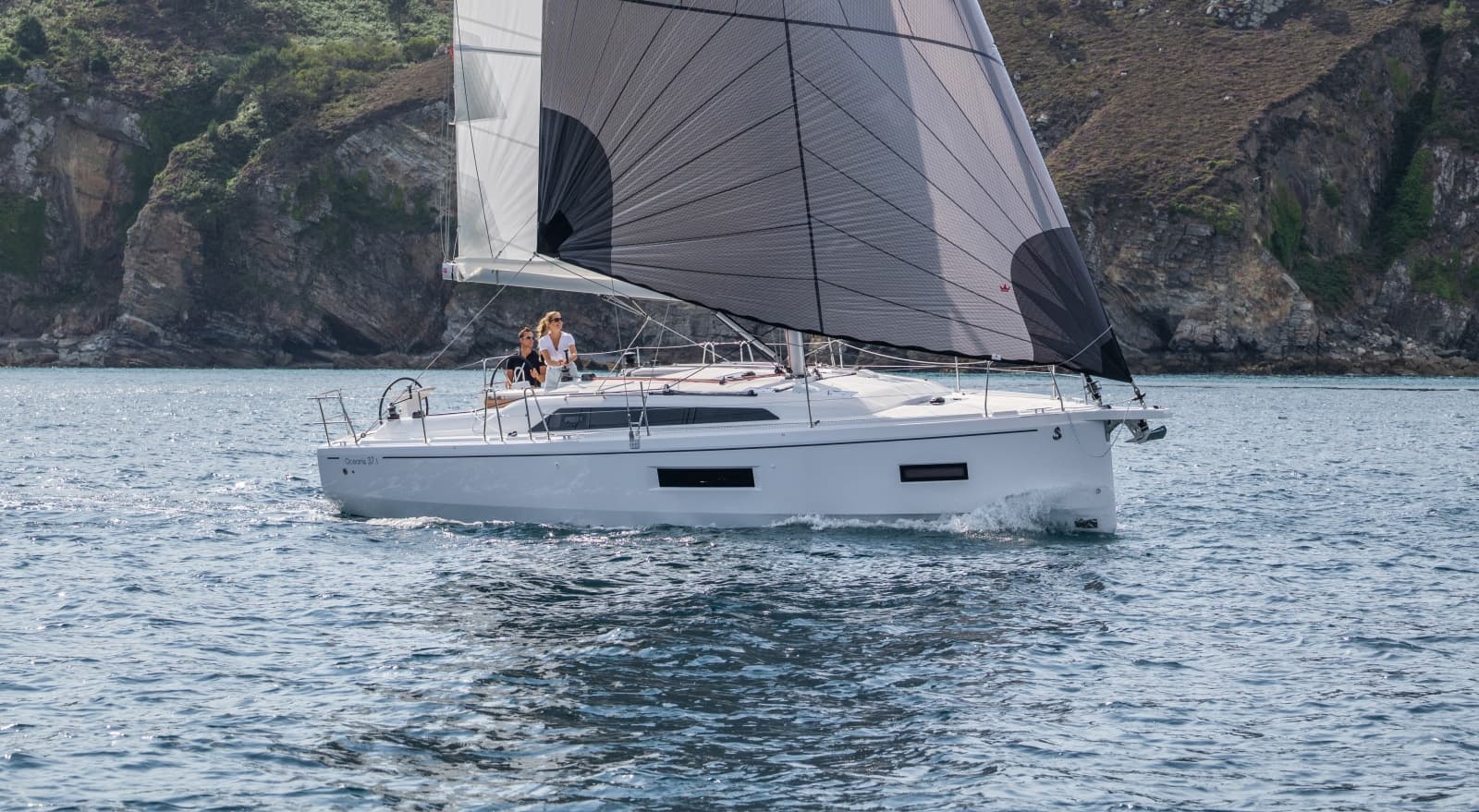 2027 Beneteau Oceanis 37.1 - Photo 1