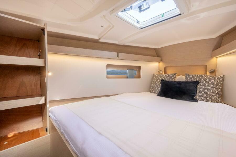 2027 Beneteau Oceanis 37.1 - Photo 4