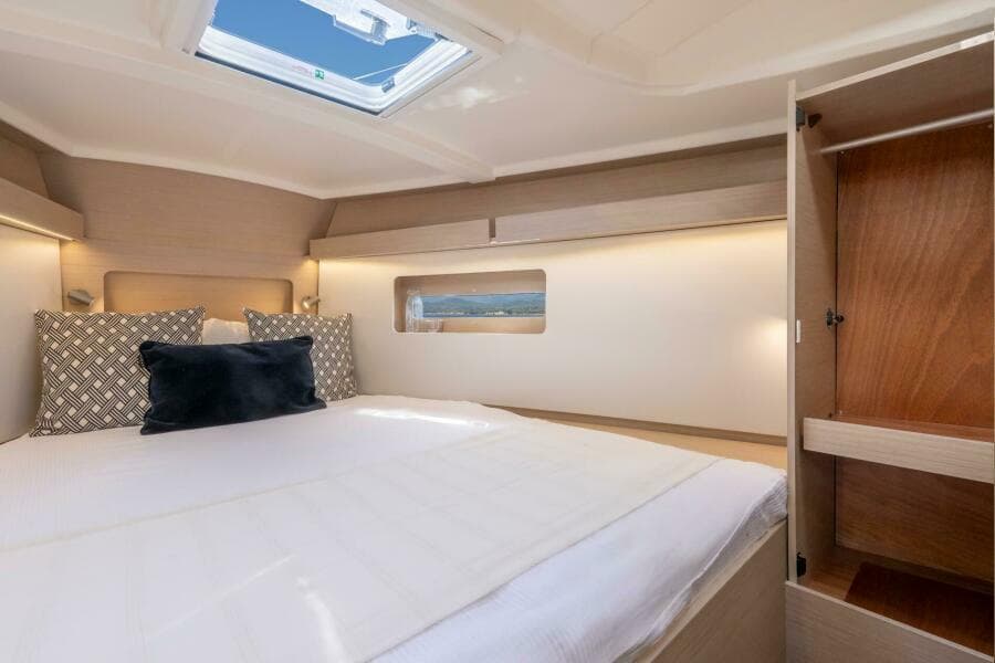 2027 Beneteau Oceanis 37.1 - Photo 3
