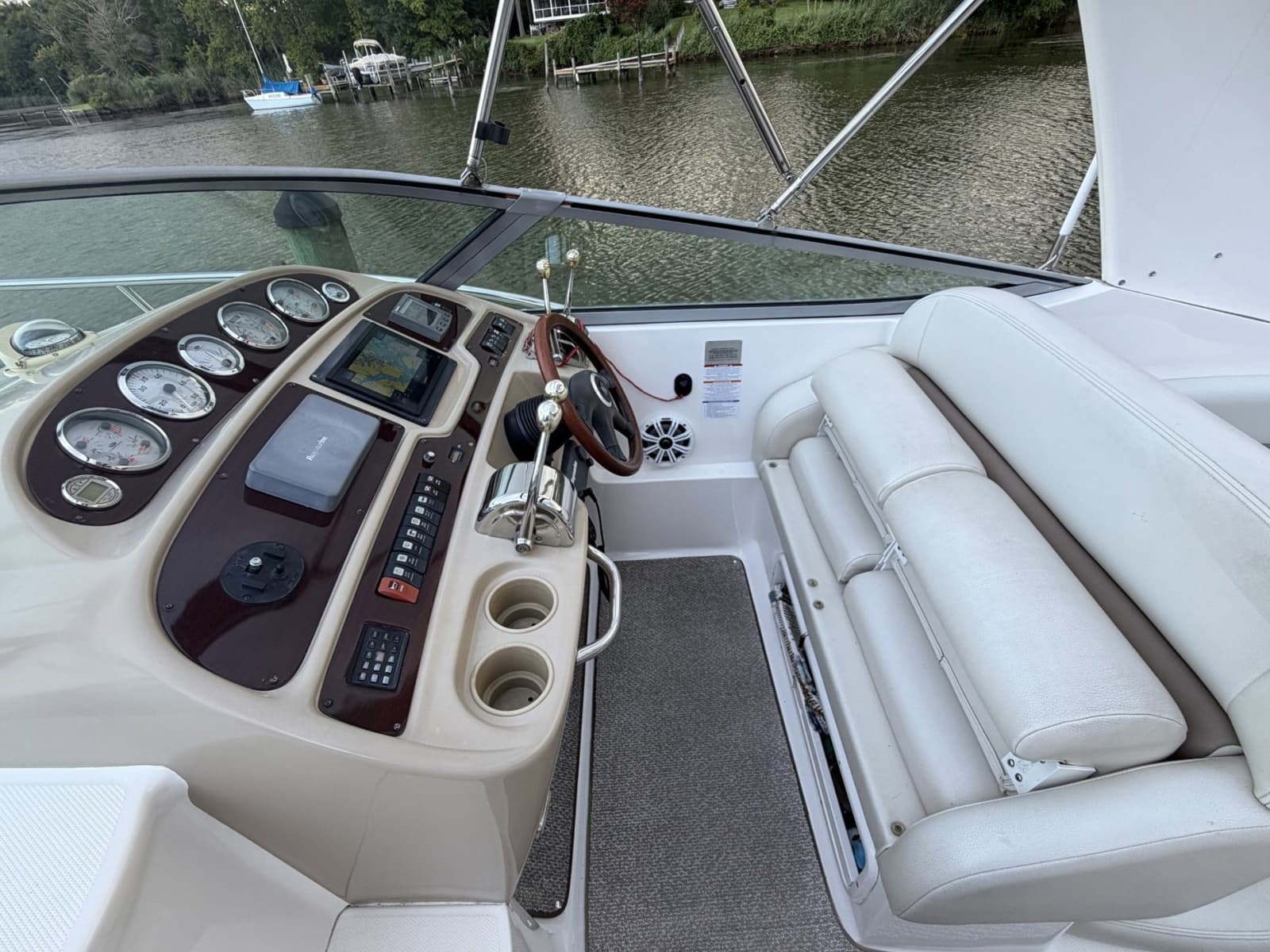 2004 Chaparral Signature 350 - Photo 19