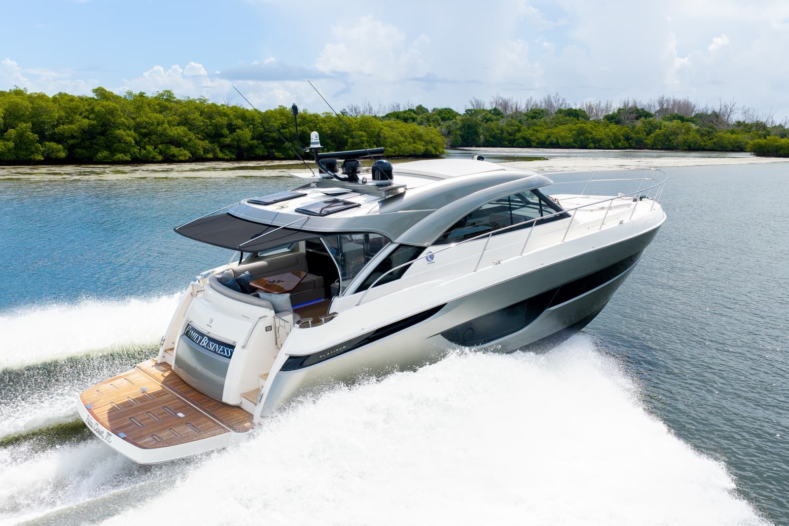 2023 Riviera 4600 Sport Yacht - Photo 17
