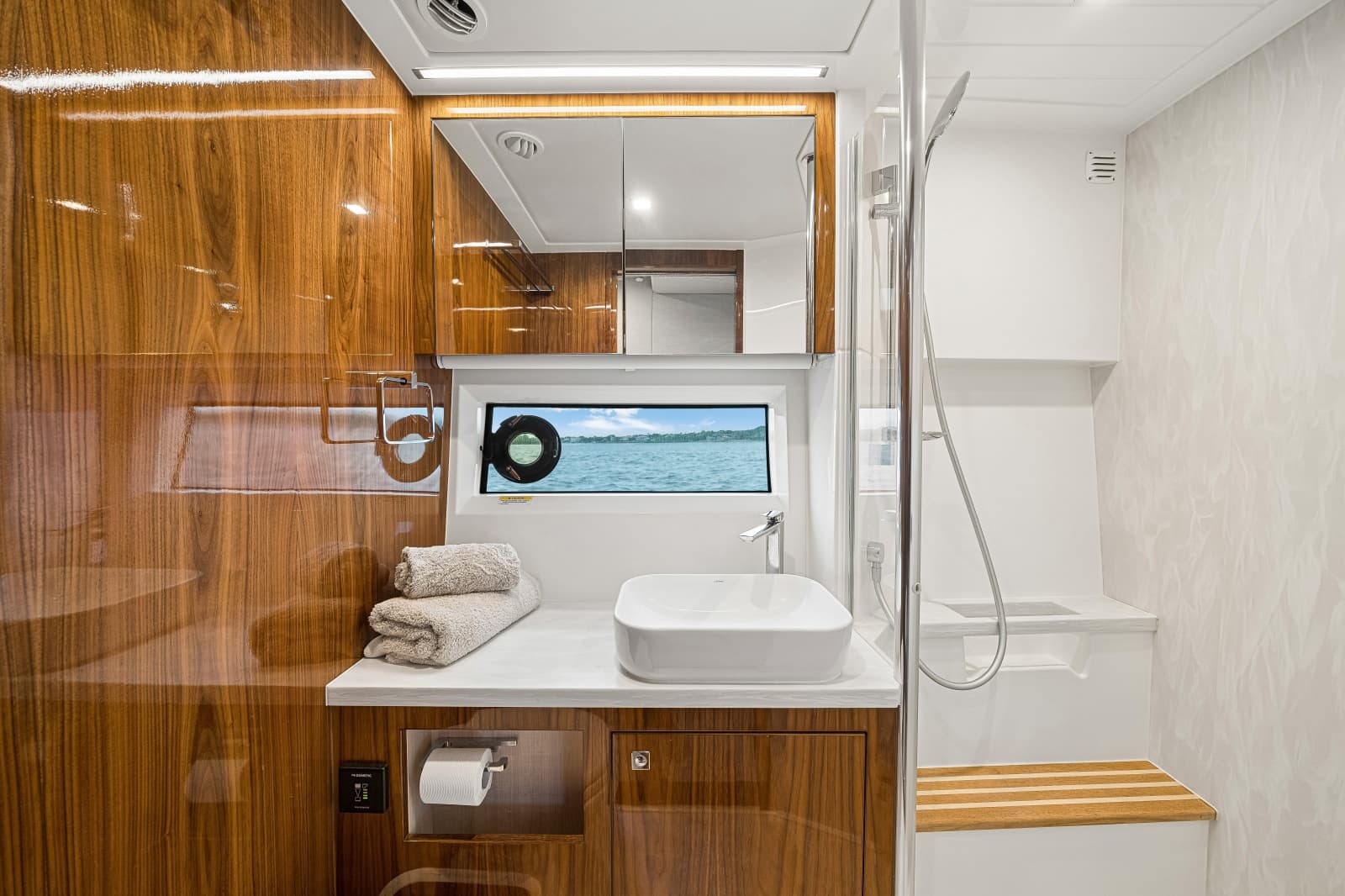 2023 Riviera 4600 Sport Yacht - Photo 55
