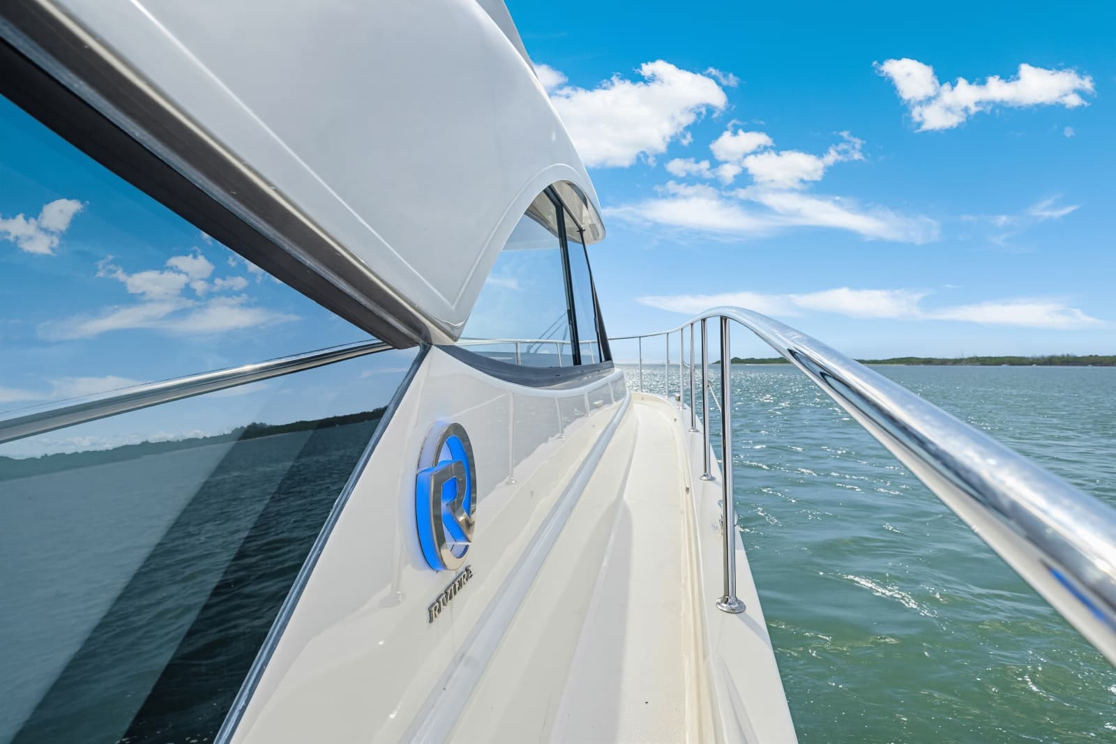 2023 Riviera 4600 Sport Yacht - Photo 25
