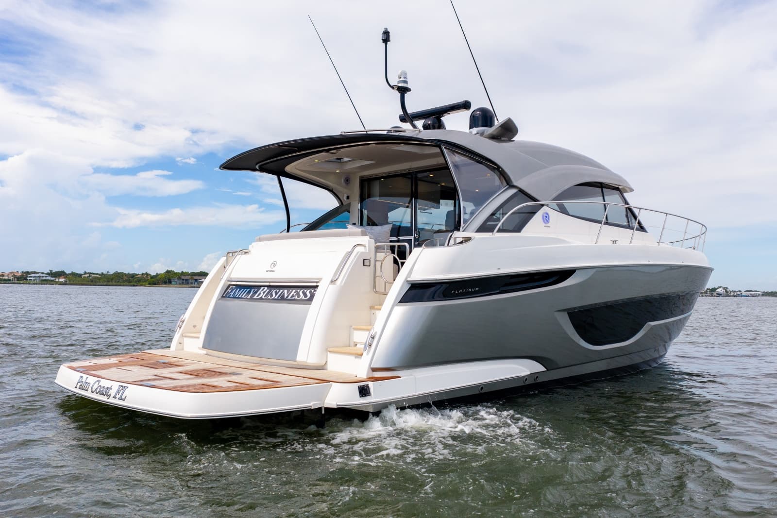 2023 Riviera 4600 Sport Yacht - Photo 12