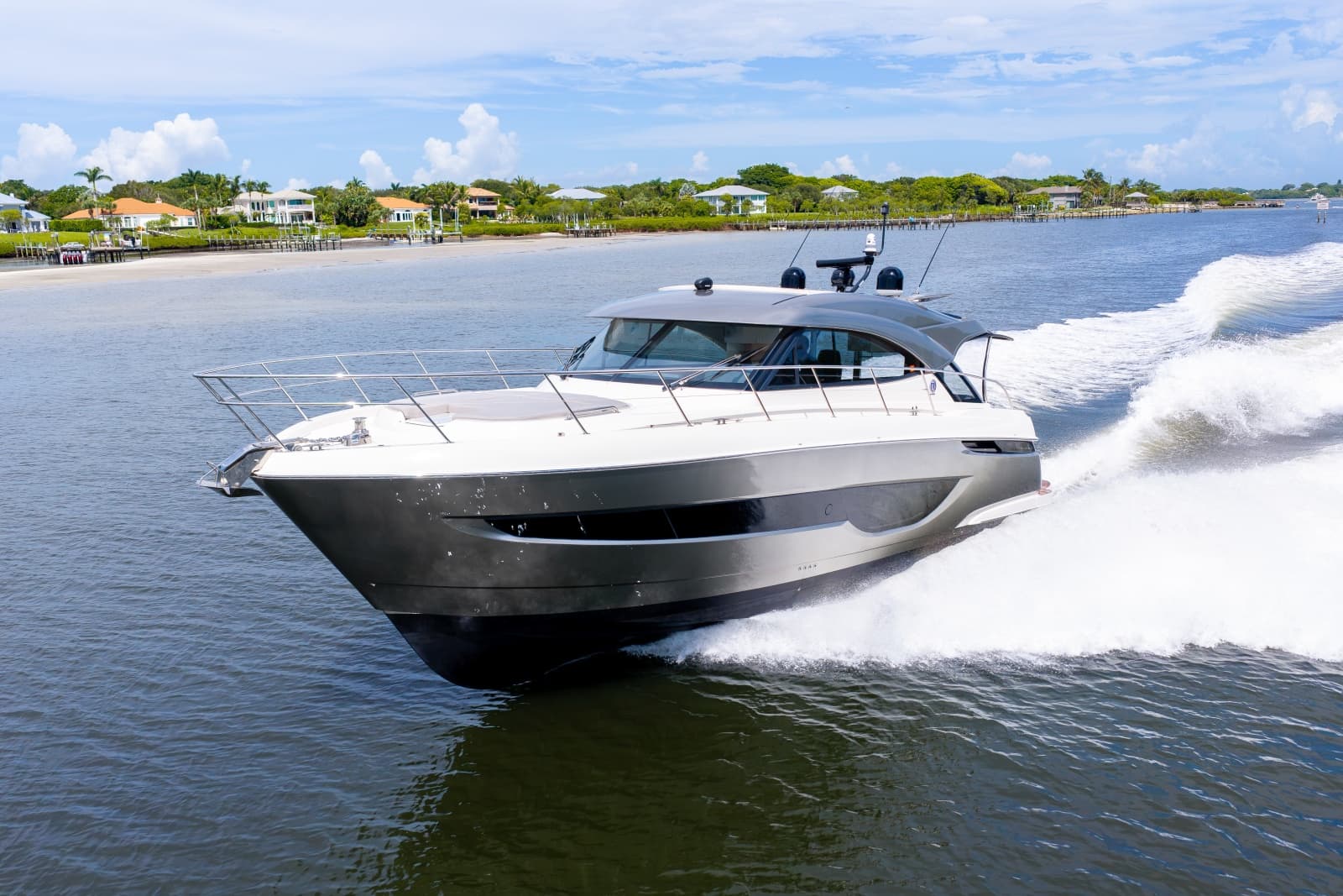 2023 Riviera 4600 Sport Yacht - Photo 16