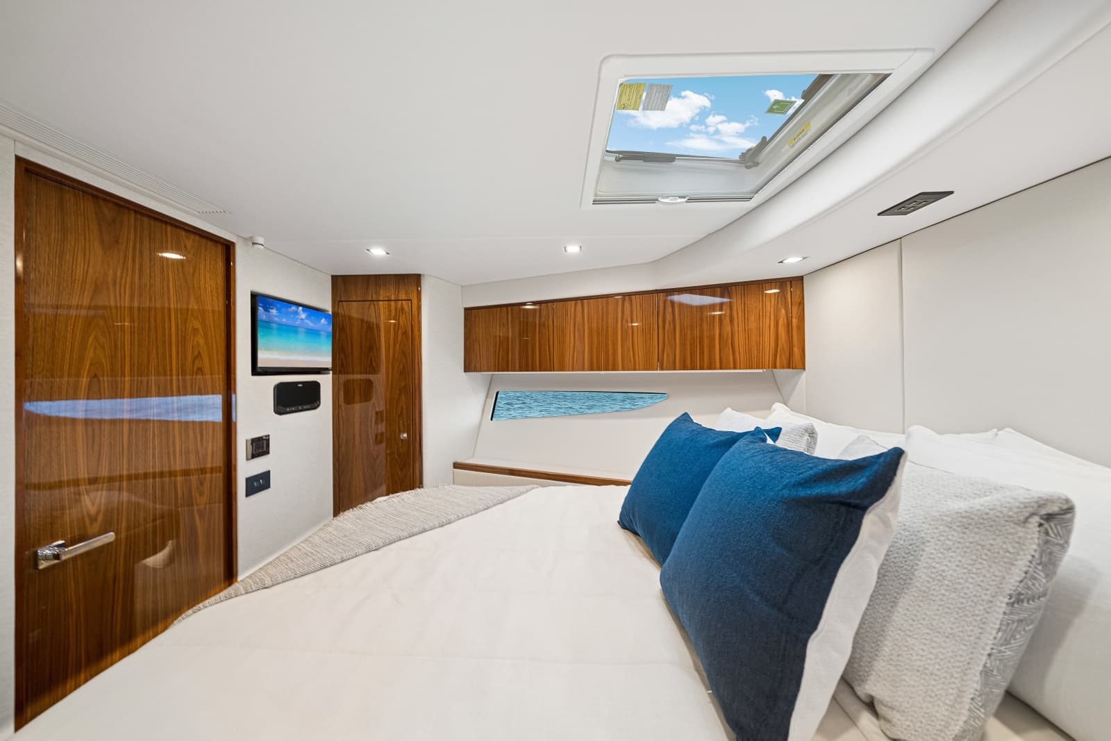 2023 Riviera 4600 Sport Yacht - Photo 53