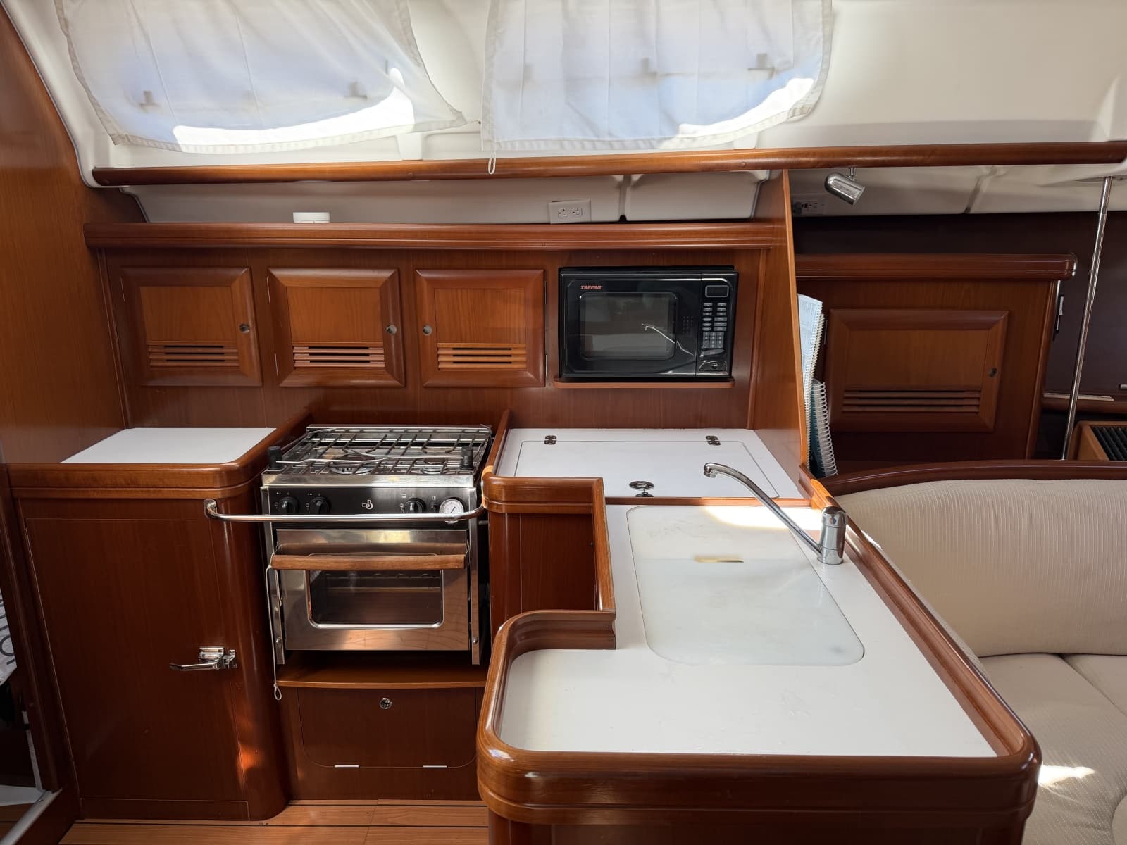 2005 Beneteau 373 - Photo 11