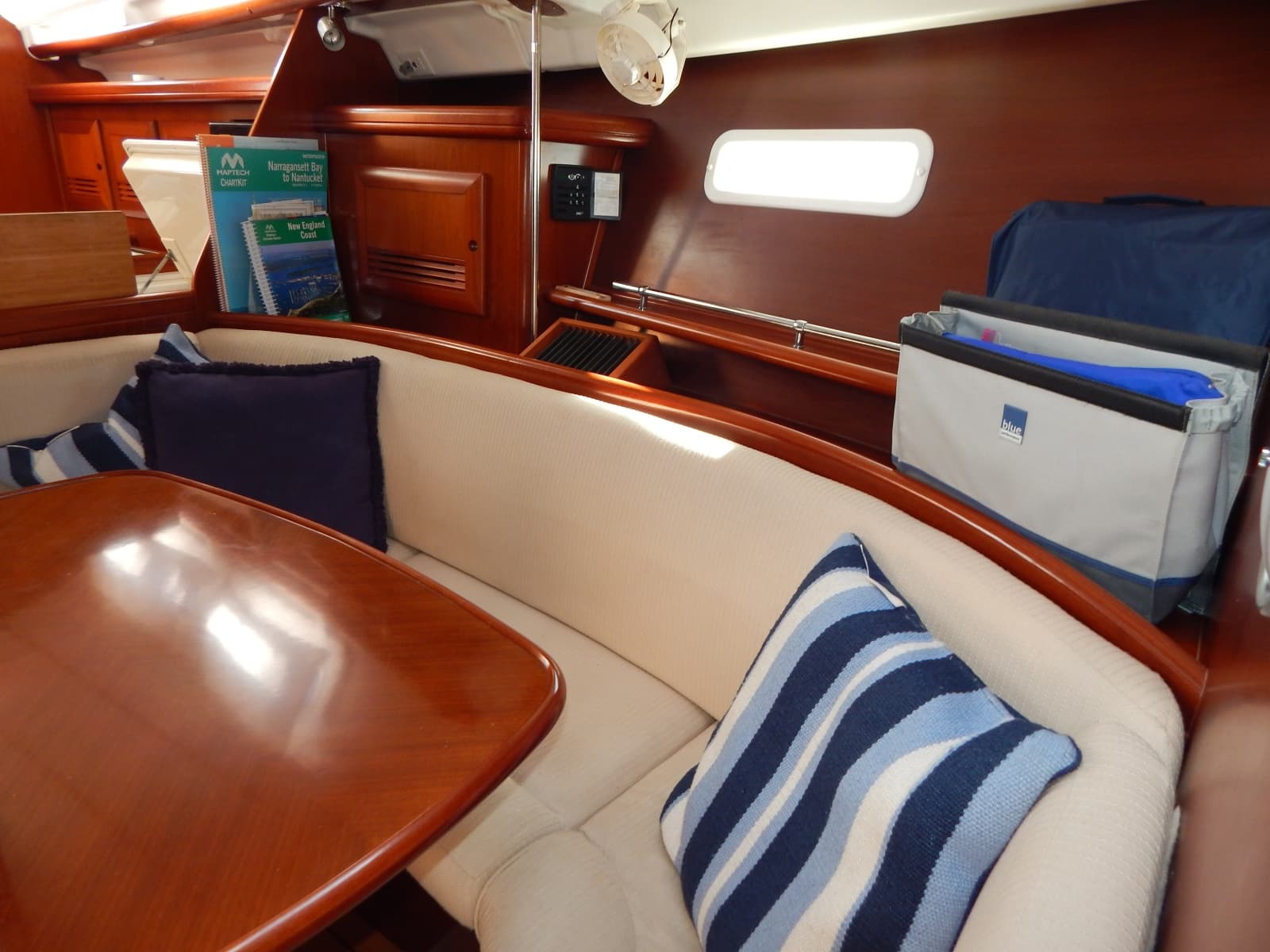 2005 Beneteau 373 - Photo 6