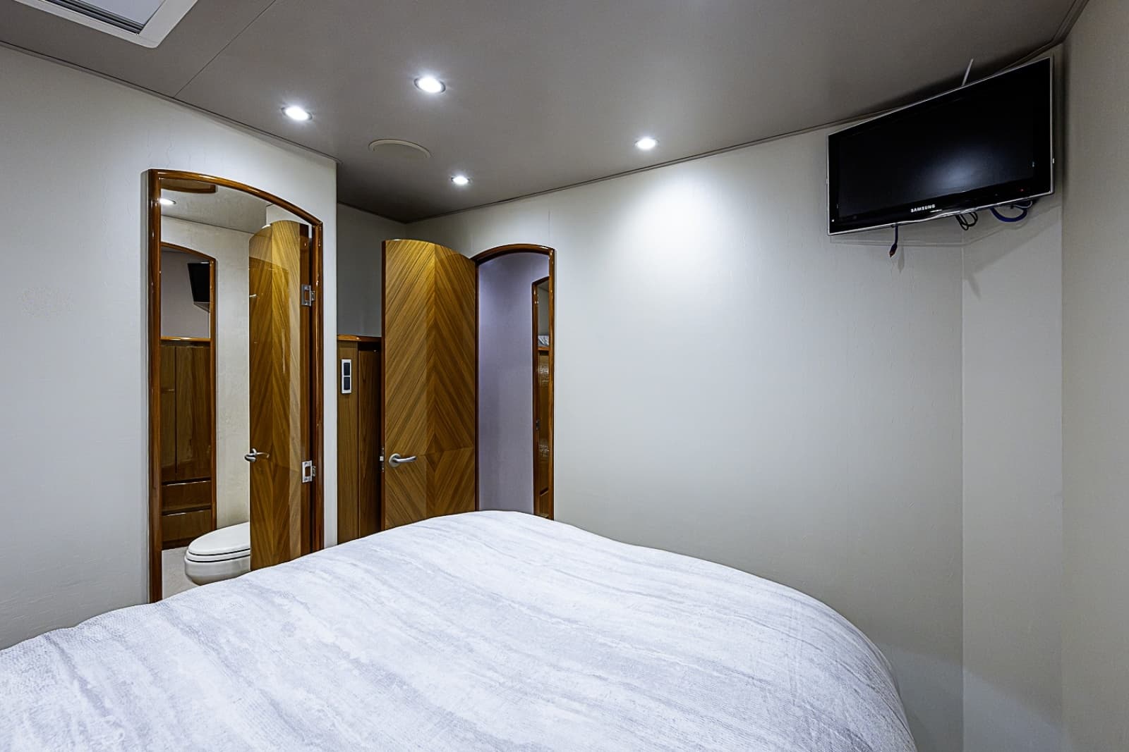 2011 Viking 76 Enclosed Bridge - Photo 95