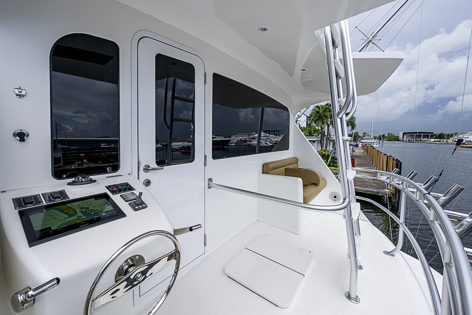 2011 Viking 76 Enclosed Bridge - Photo 4