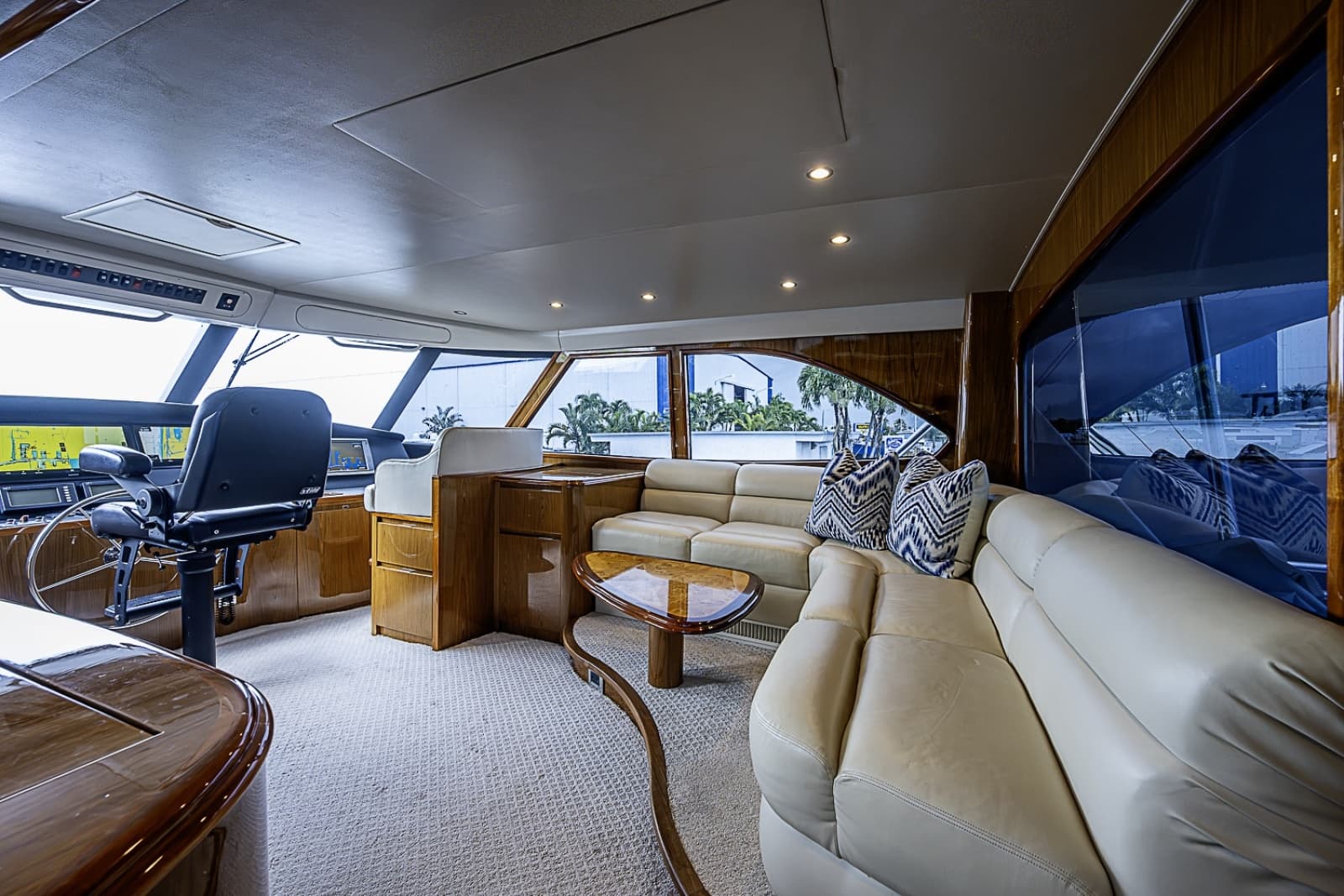 2011 Viking 76 Enclosed Bridge - Photo 31