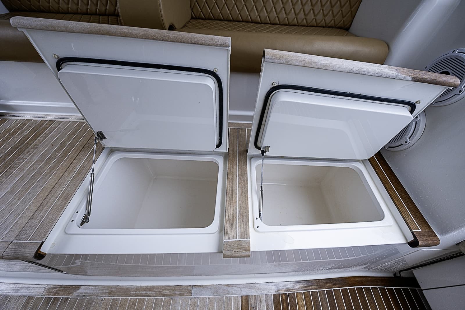 2011 Viking 76 Enclosed Bridge - Photo 50