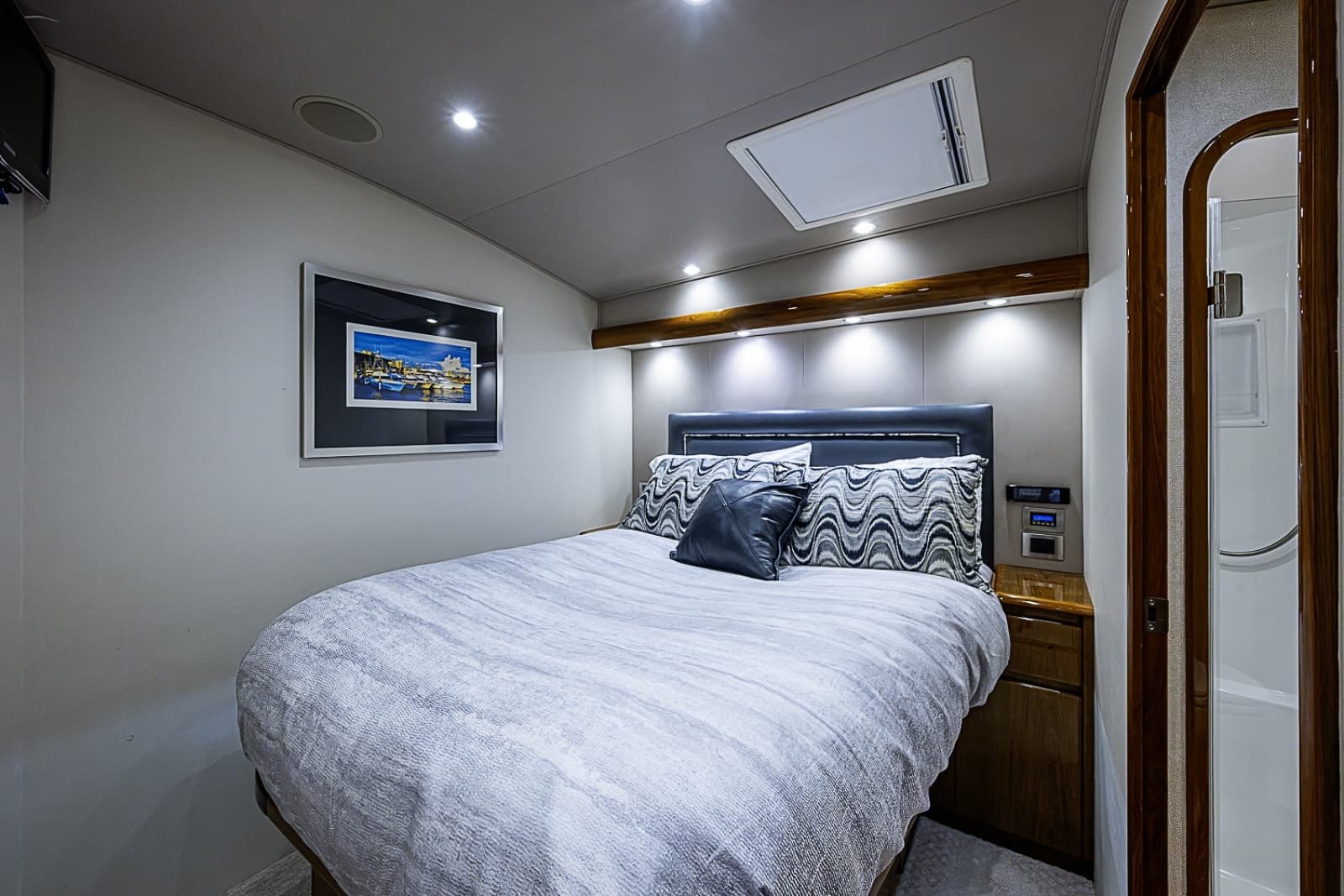 2011 Viking 76 Enclosed Bridge - Photo 92