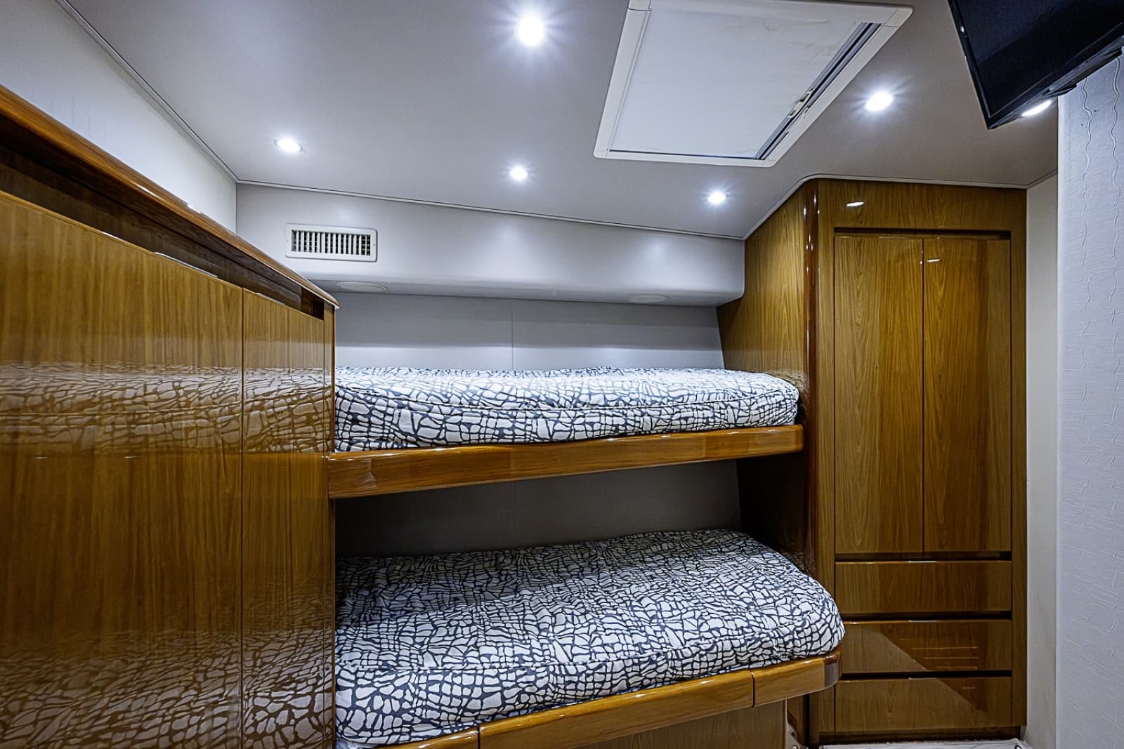 2011 Viking 76 Enclosed Bridge - Photo 54