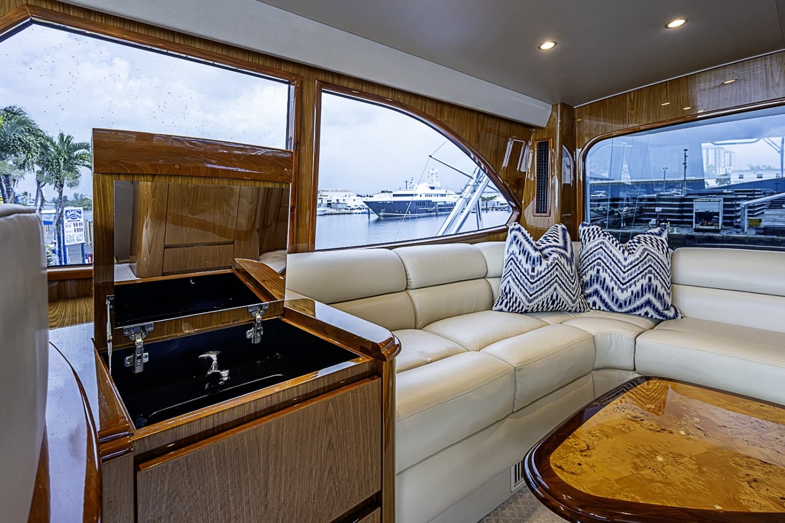 2011 Viking 76 Enclosed Bridge - Photo 40