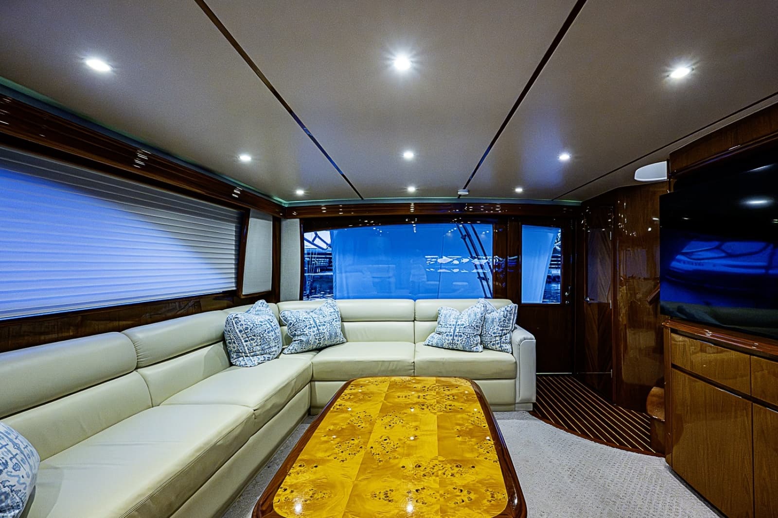 2011 Viking 76 Enclosed Bridge - Photo 11