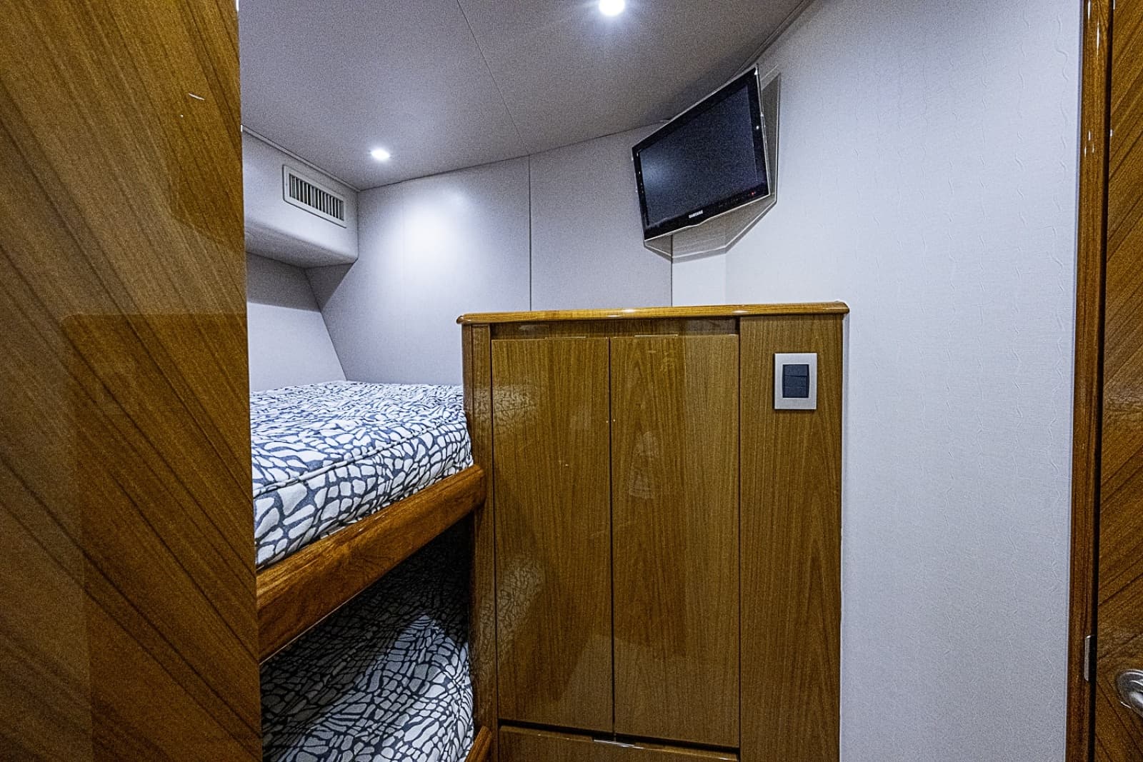 2011 Viking 76 Enclosed Bridge - Photo 68