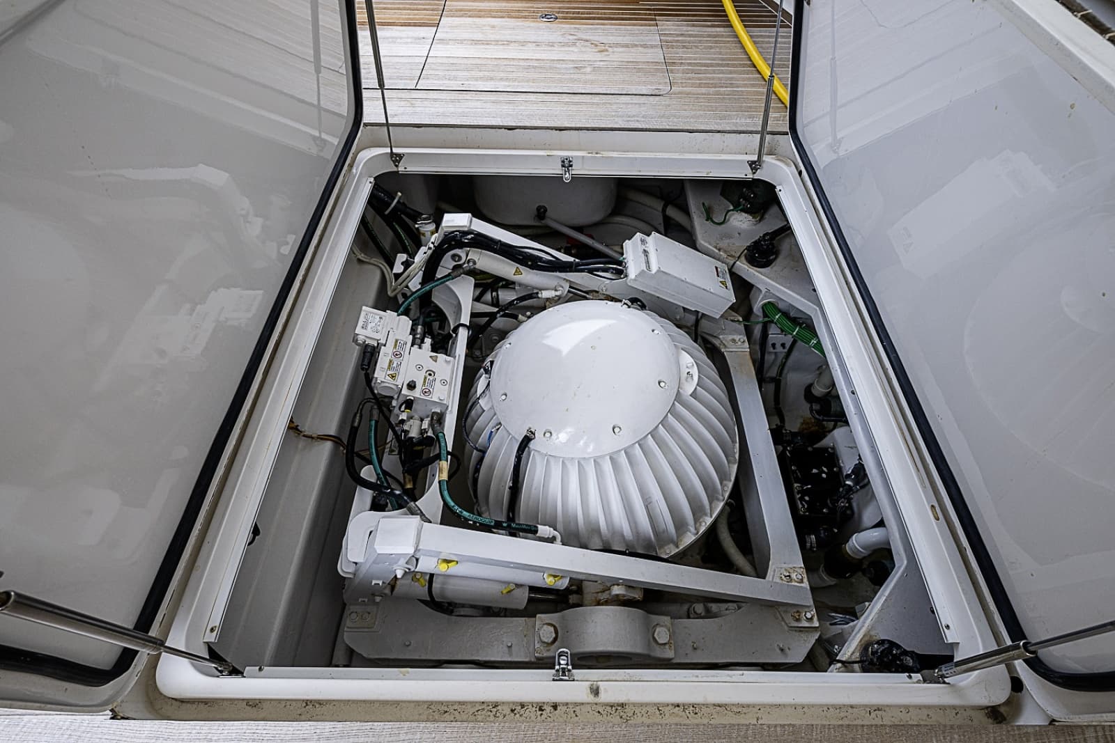 2011 Viking 76 Enclosed Bridge - Photo 48