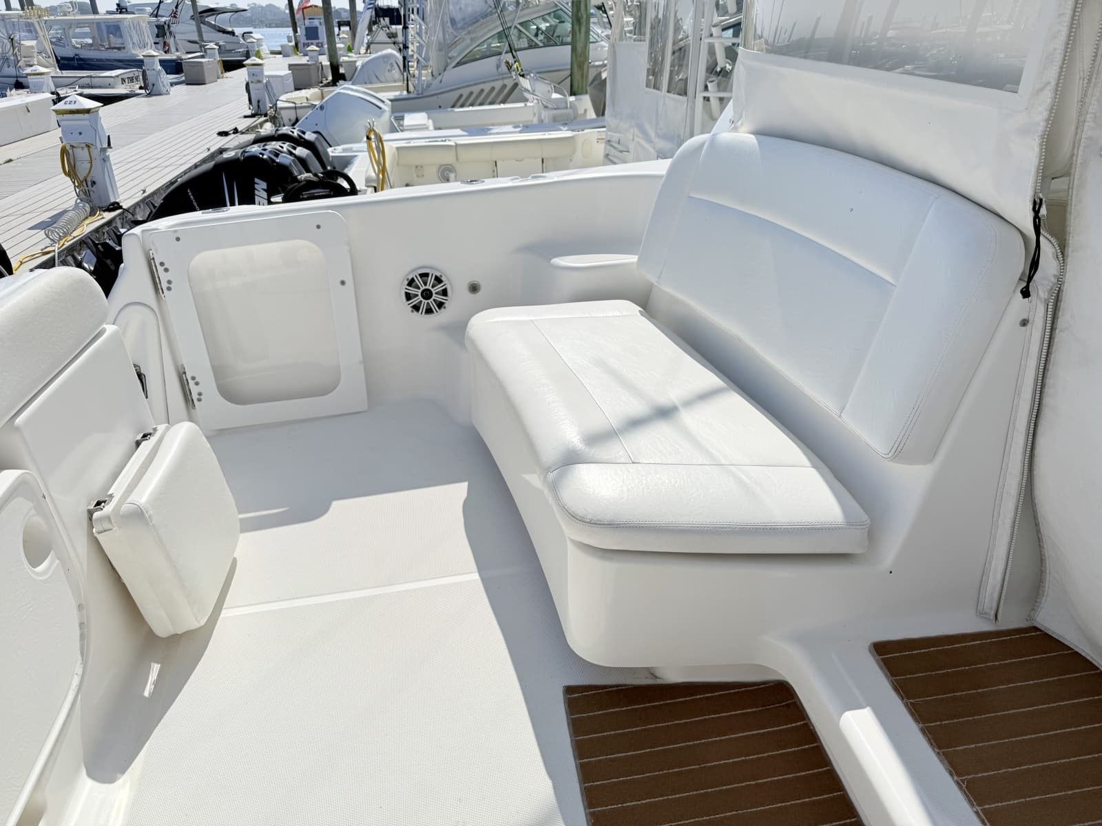 2007 Tiara Yachts 3600 Sovran - Photo 10