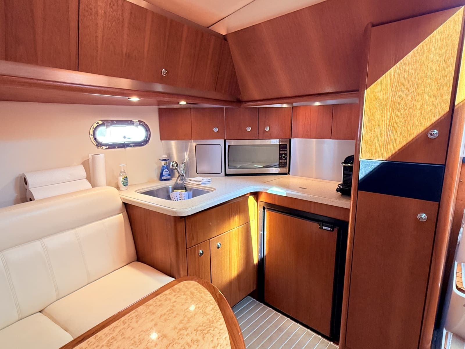 2007 Tiara Yachts 3600 Sovran - Photo 19