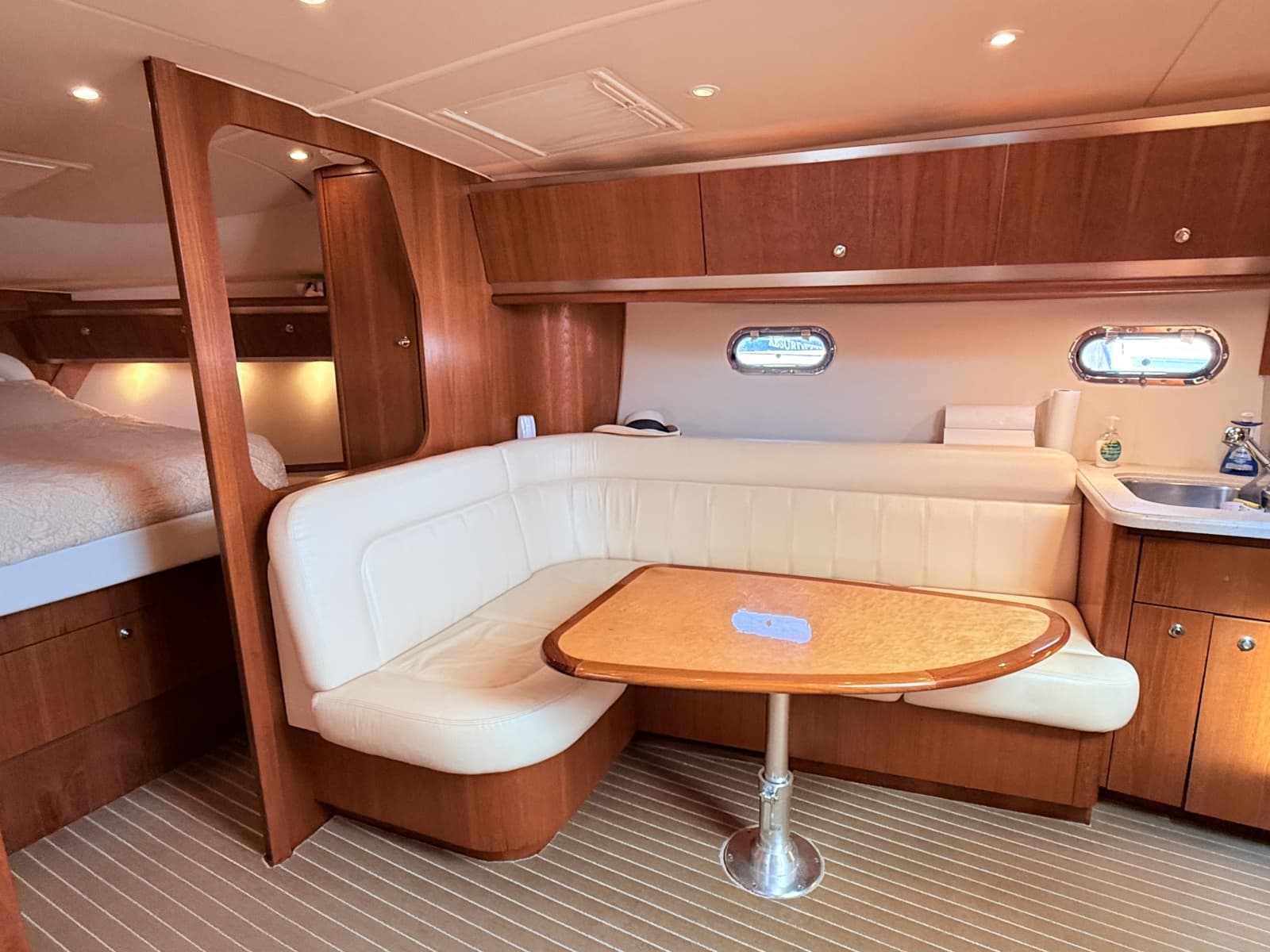 2007 Tiara Yachts 3600 Sovran - Photo 17