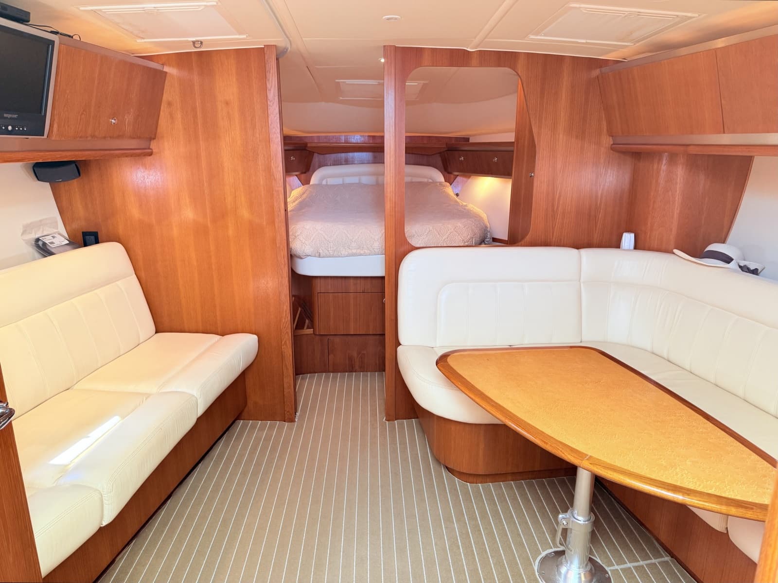 2007 Tiara Yachts 3600 Sovran - Photo 16