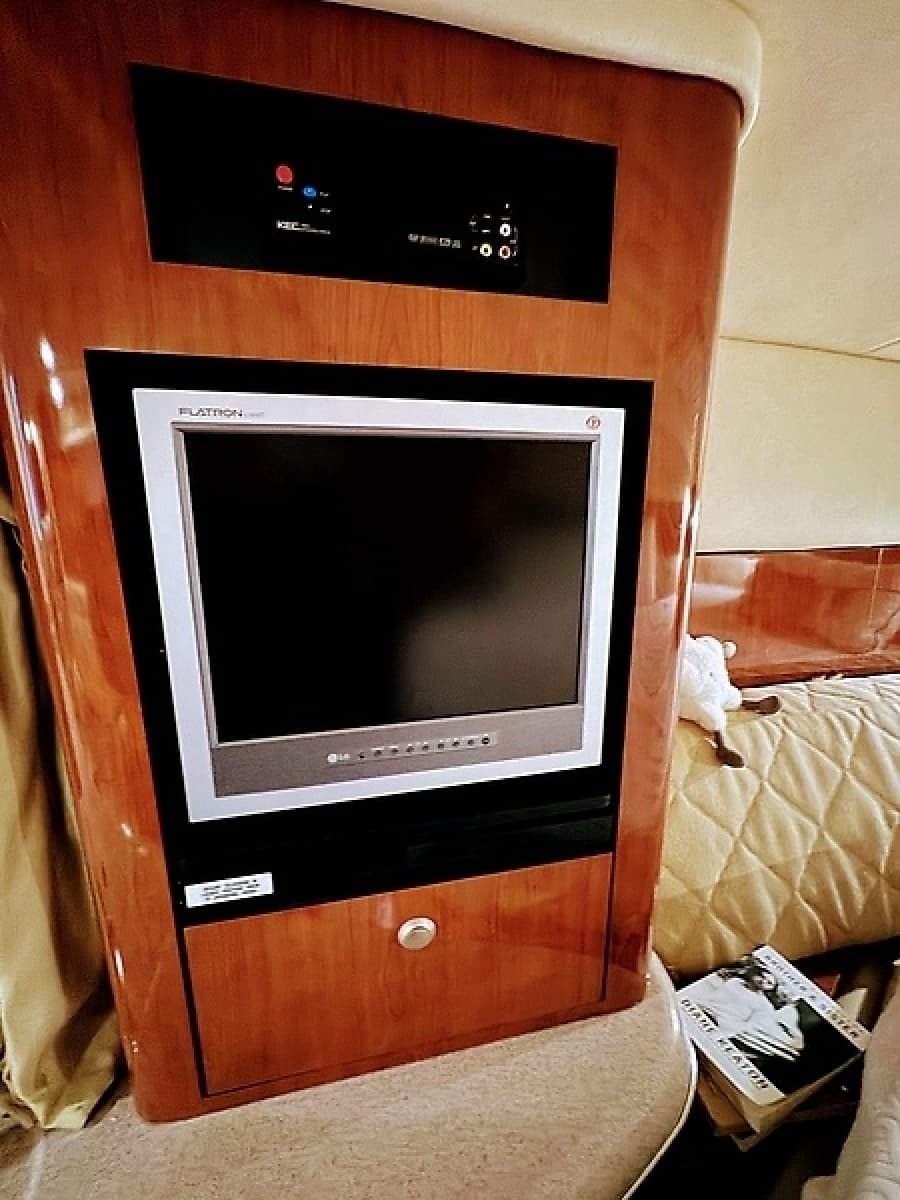 2007 Sea Ray 320 Sundancer - Photo 25