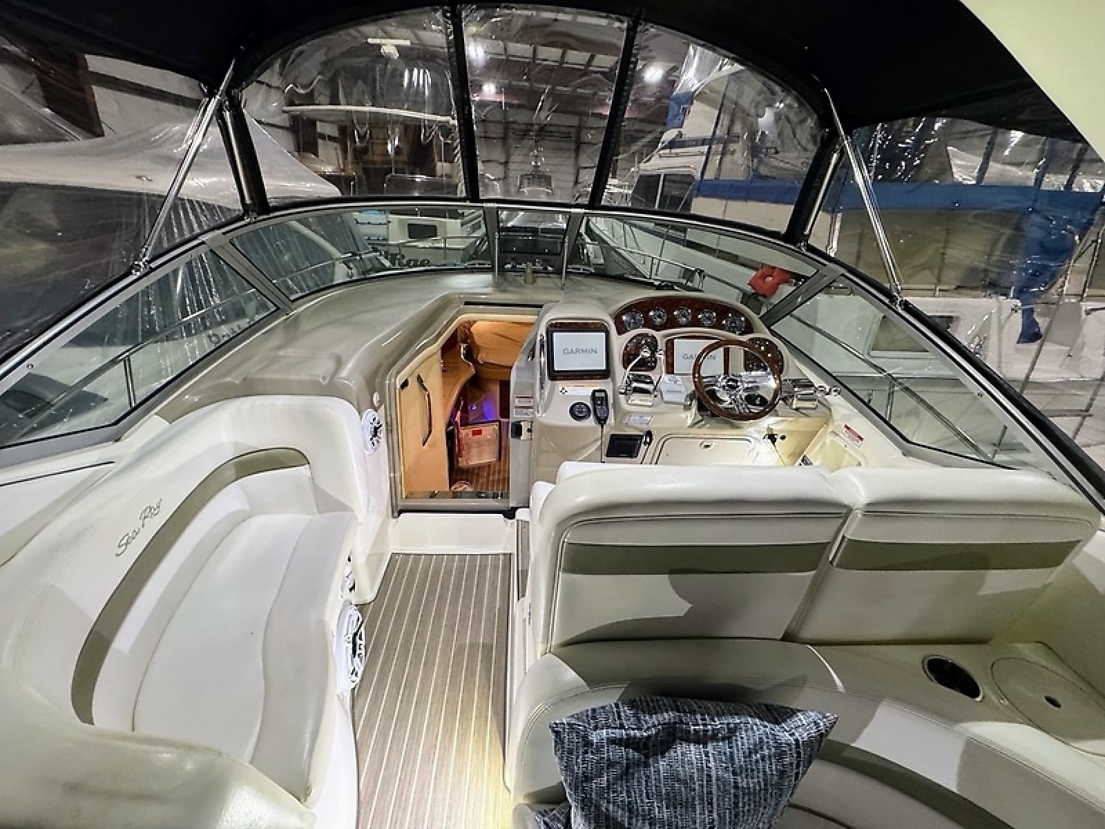 2007 Sea Ray 320 Sundancer - Photo 22