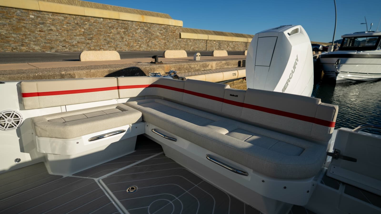 2027 Wellcraft 28 T-Top - Photo 8