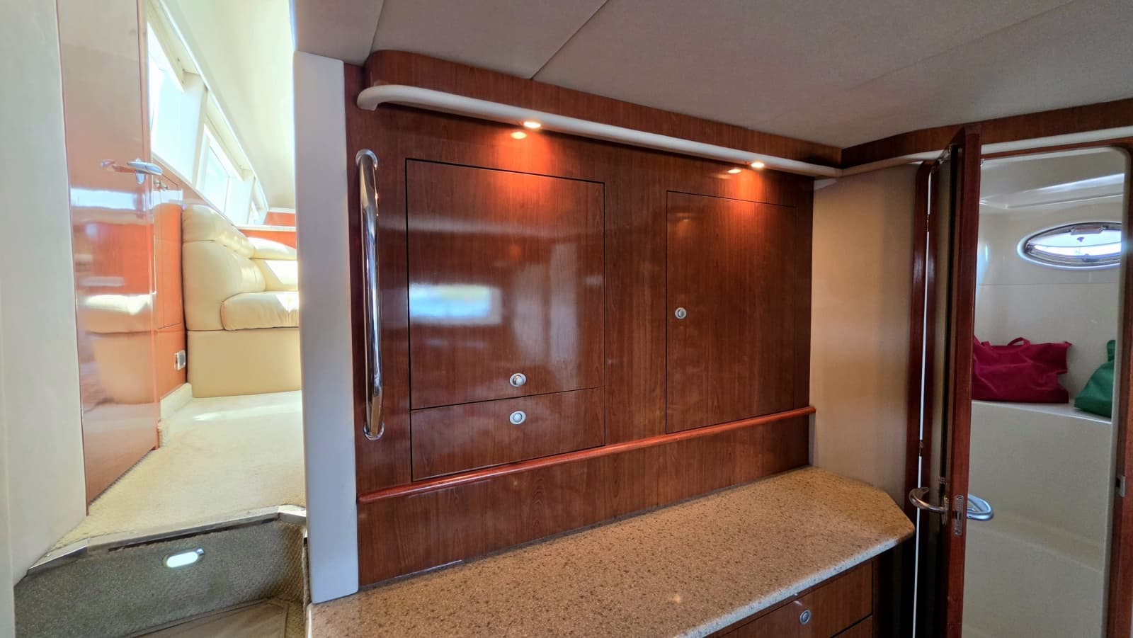 2004 Sea Ray 480 Motor Yacht - Photo 49