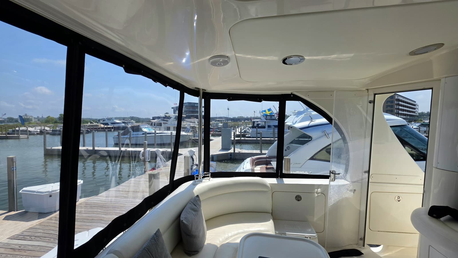 2004 Sea Ray 480 Motor Yacht - Photo 12