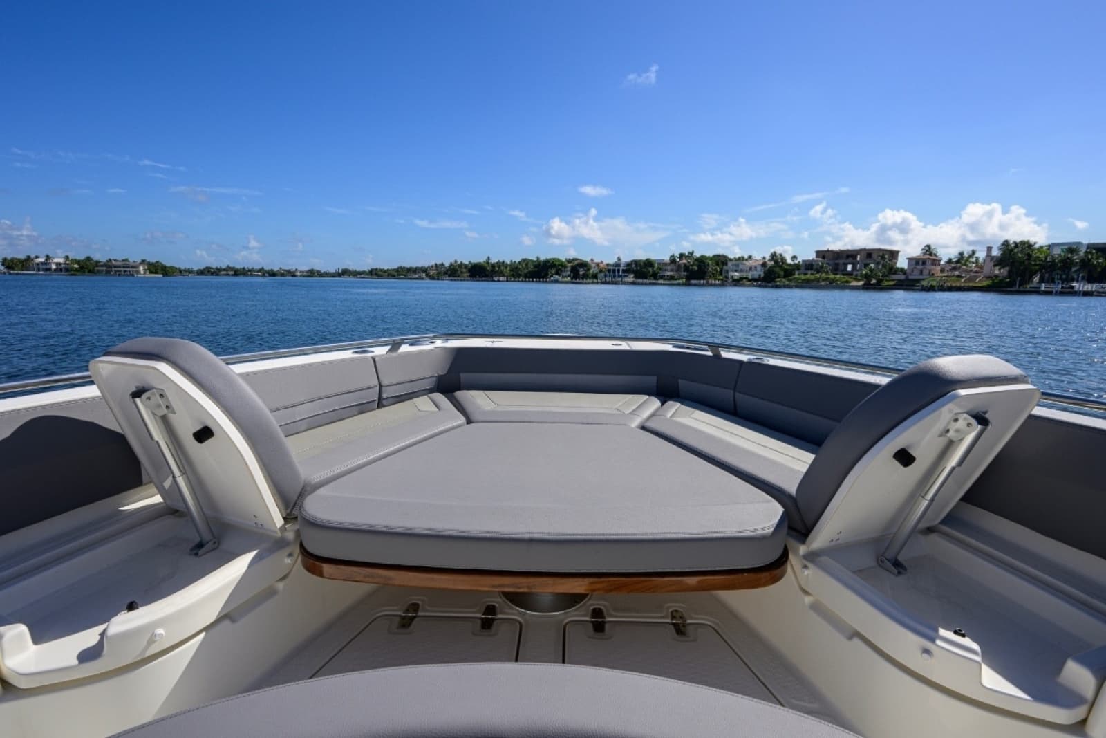 2024 Boston Whaler Outrage - Photo 12