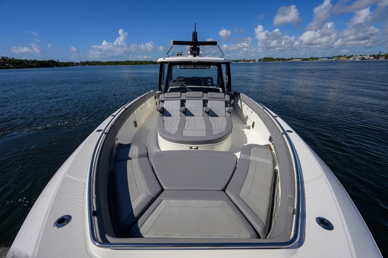 2024 Boston Whaler Outrage - Photo 9