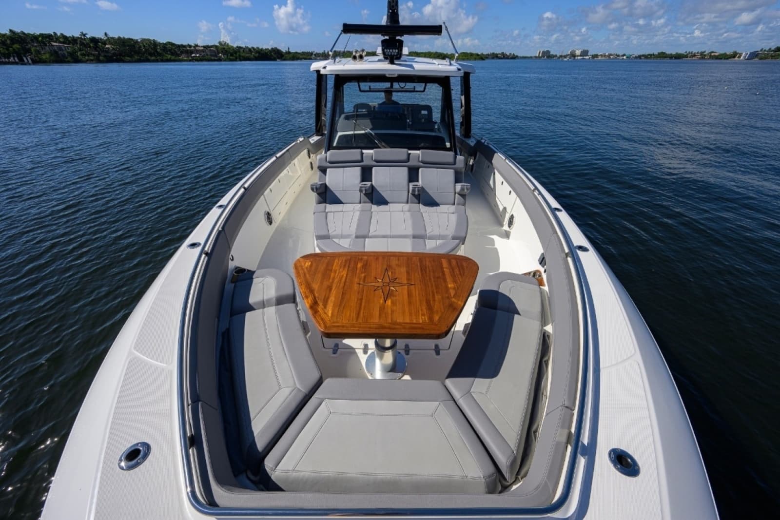 2024 Boston Whaler Outrage - Photo 16