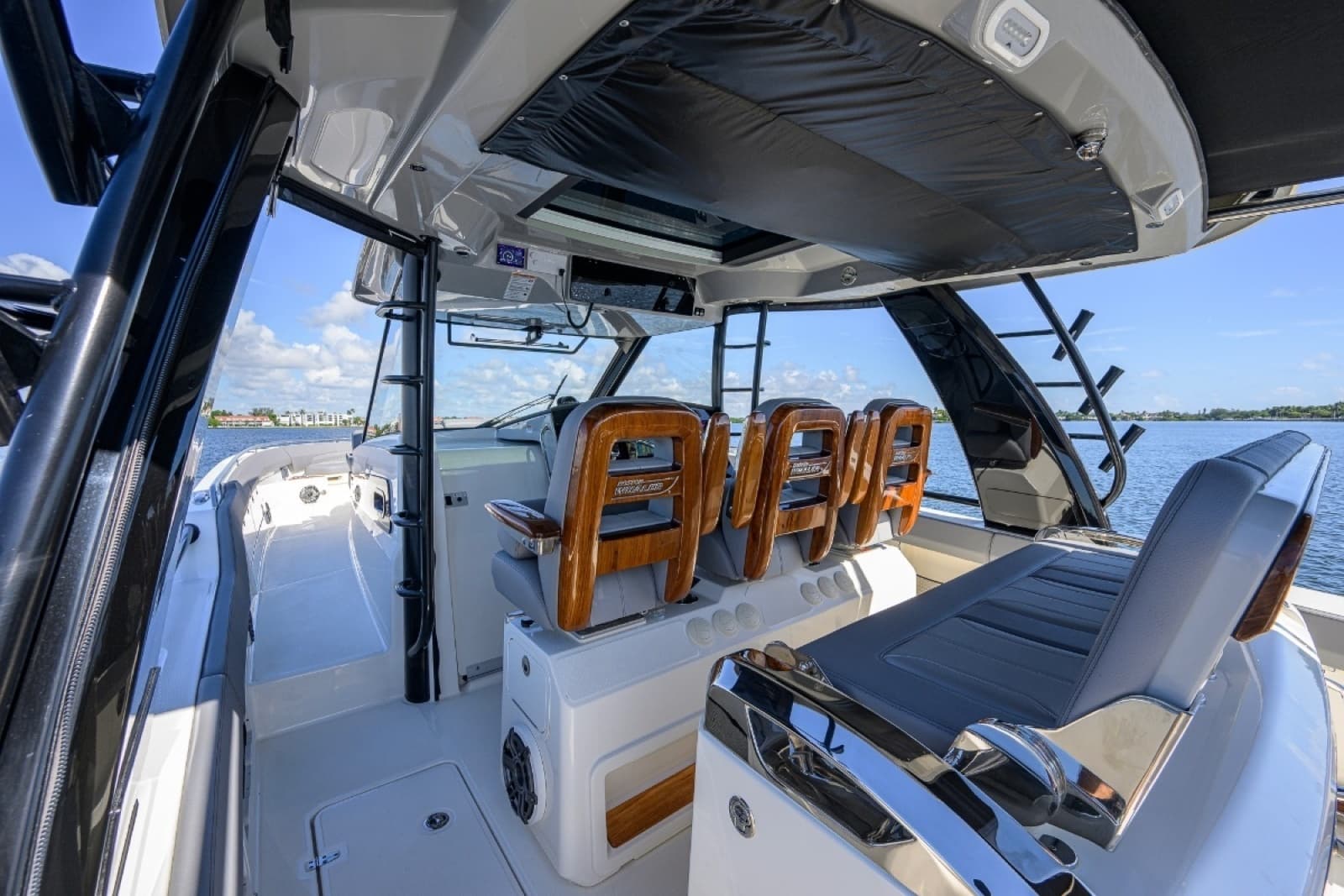 2024 Boston Whaler Outrage - Photo 46