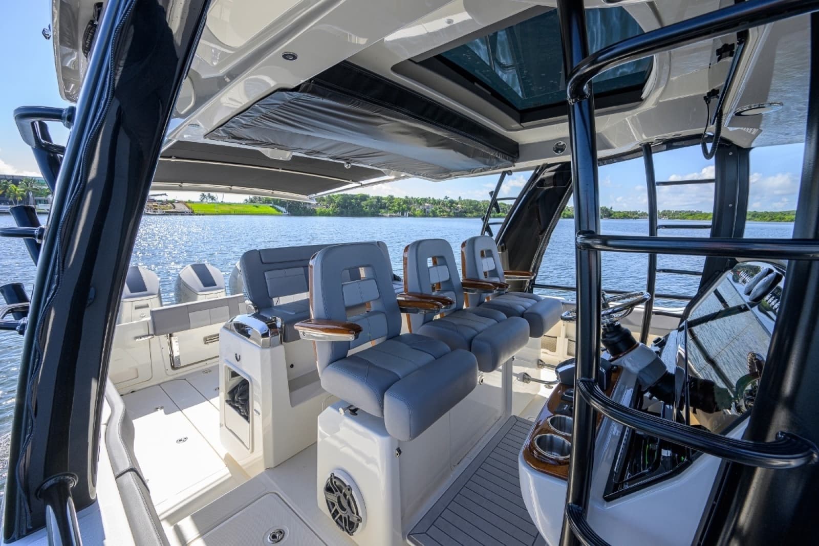 2024 Boston Whaler Outrage - Photo 54