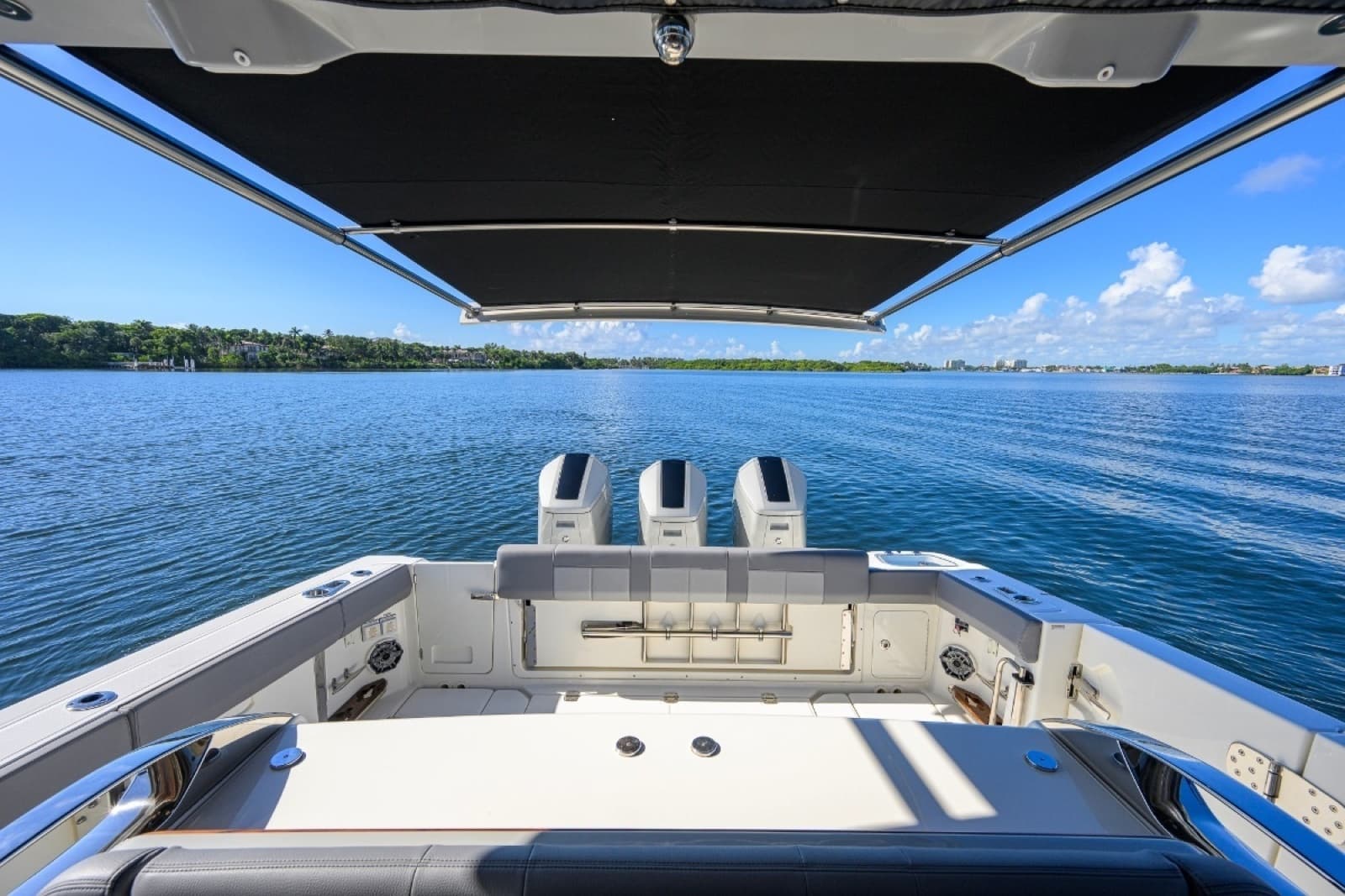 2024 Boston Whaler Outrage - Photo 39