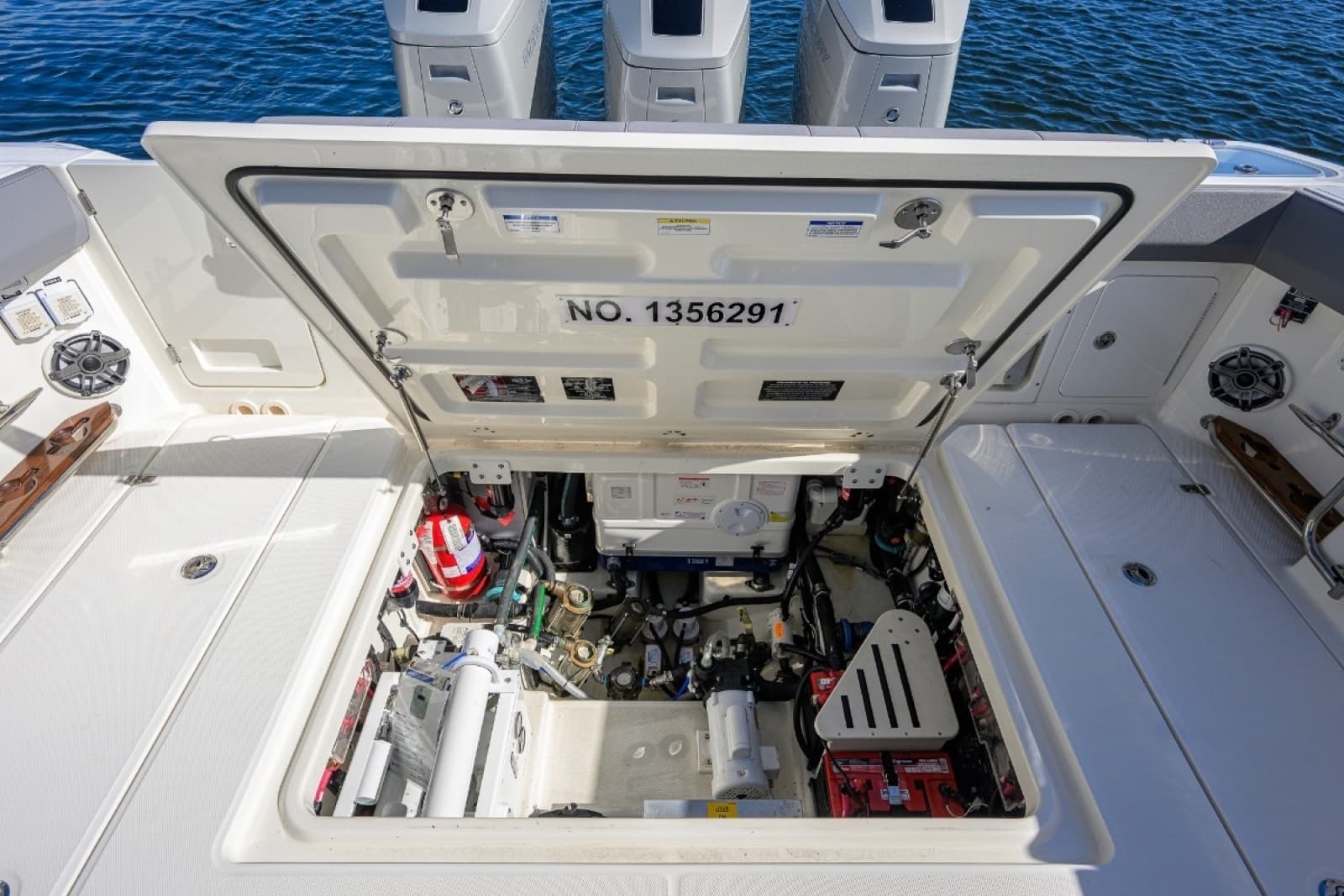 2024 Boston Whaler Outrage - Photo 32