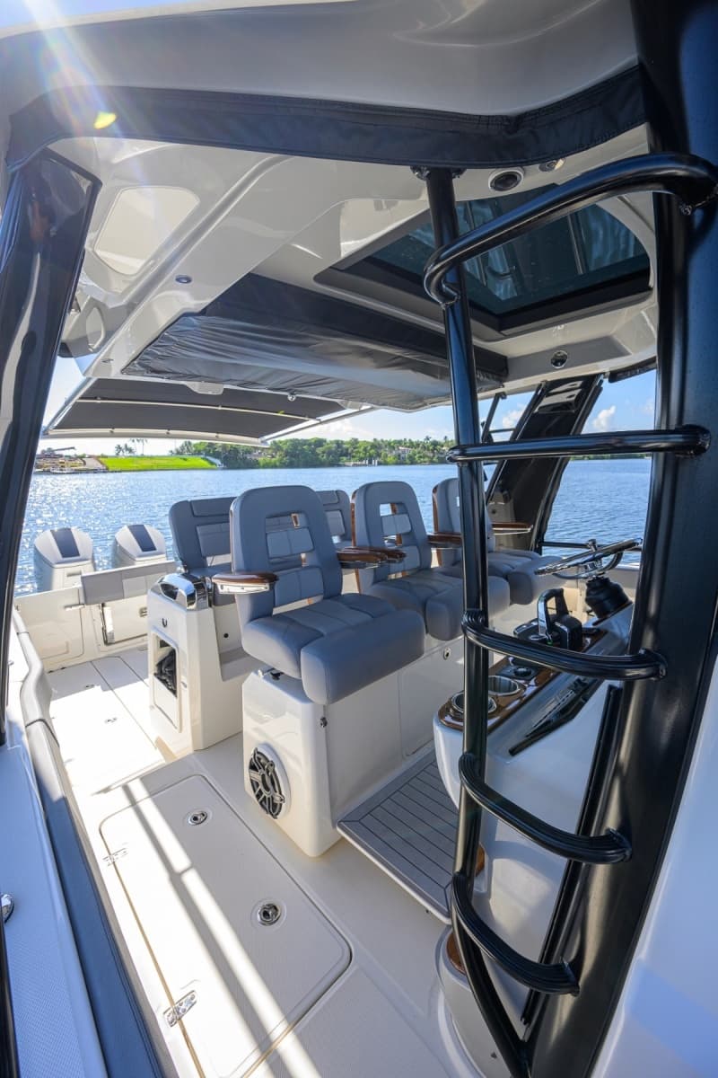 2024 Boston Whaler Outrage - Photo 53