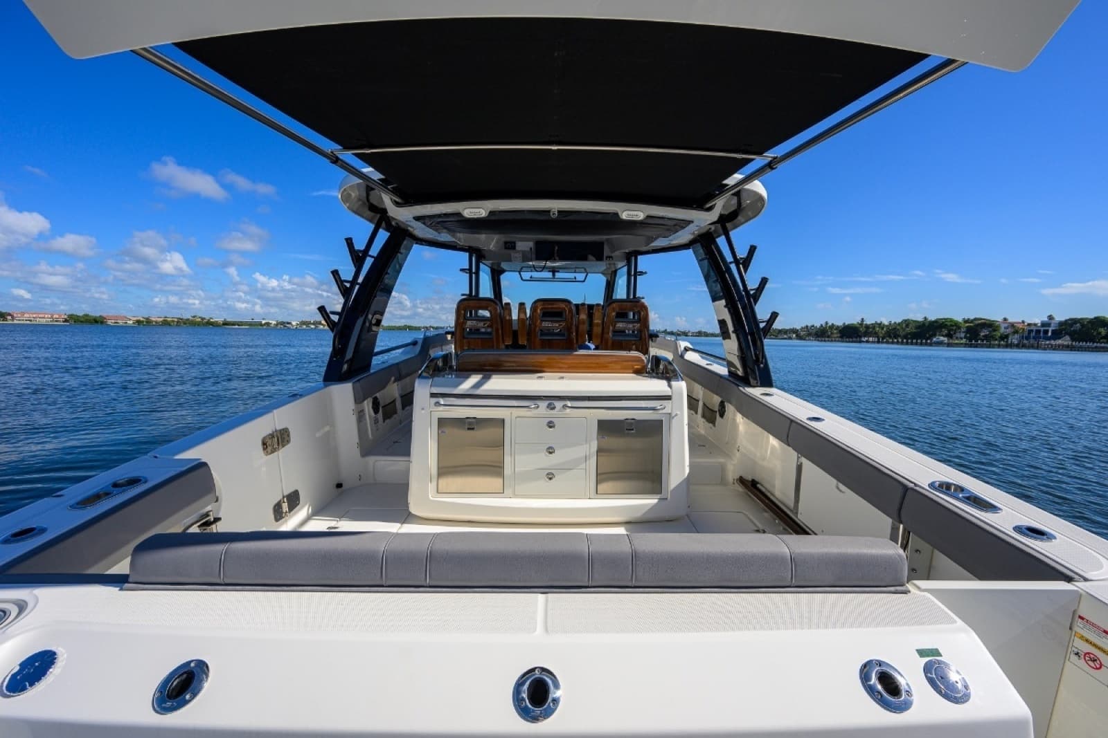 2024 Boston Whaler Outrage - Photo 42