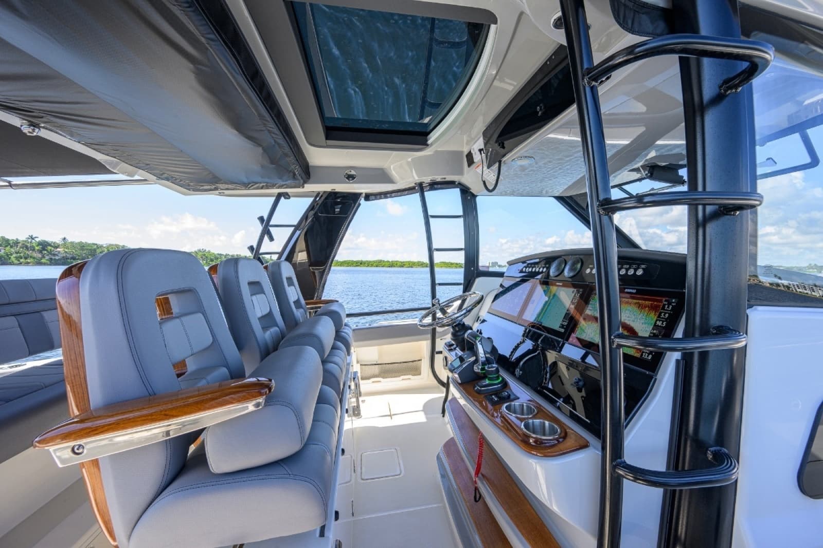 2024 Boston Whaler Outrage - Photo 51