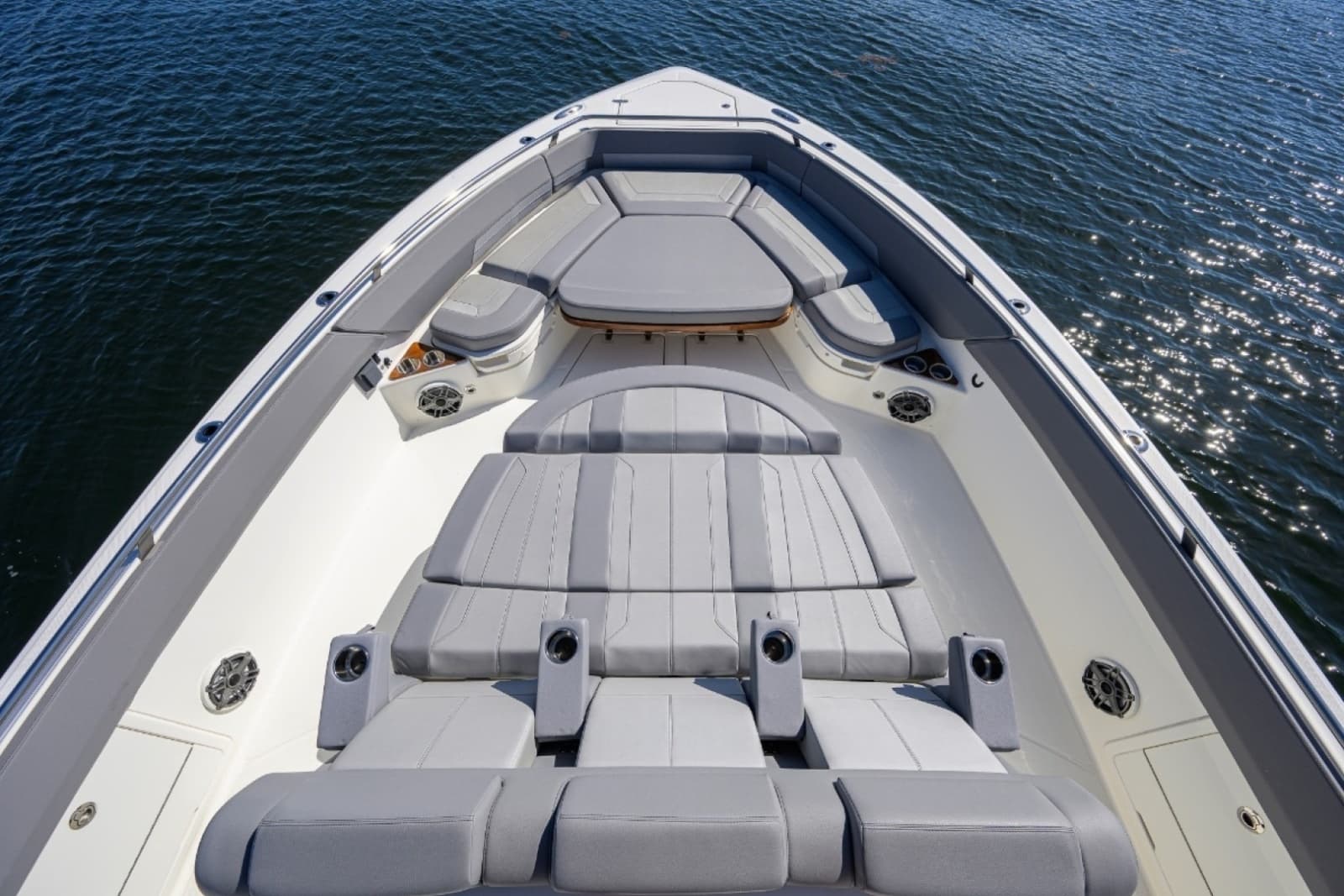 2024 Boston Whaler Outrage - Photo 6