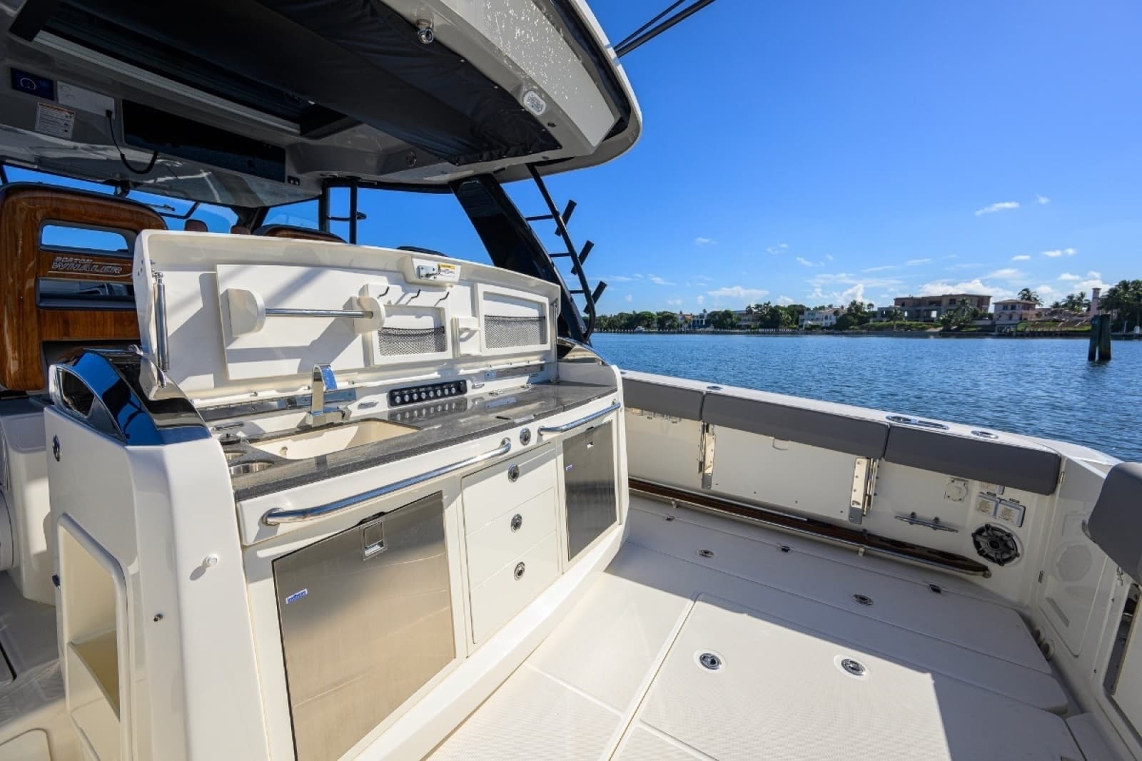 2024 Boston Whaler Outrage - Photo 35