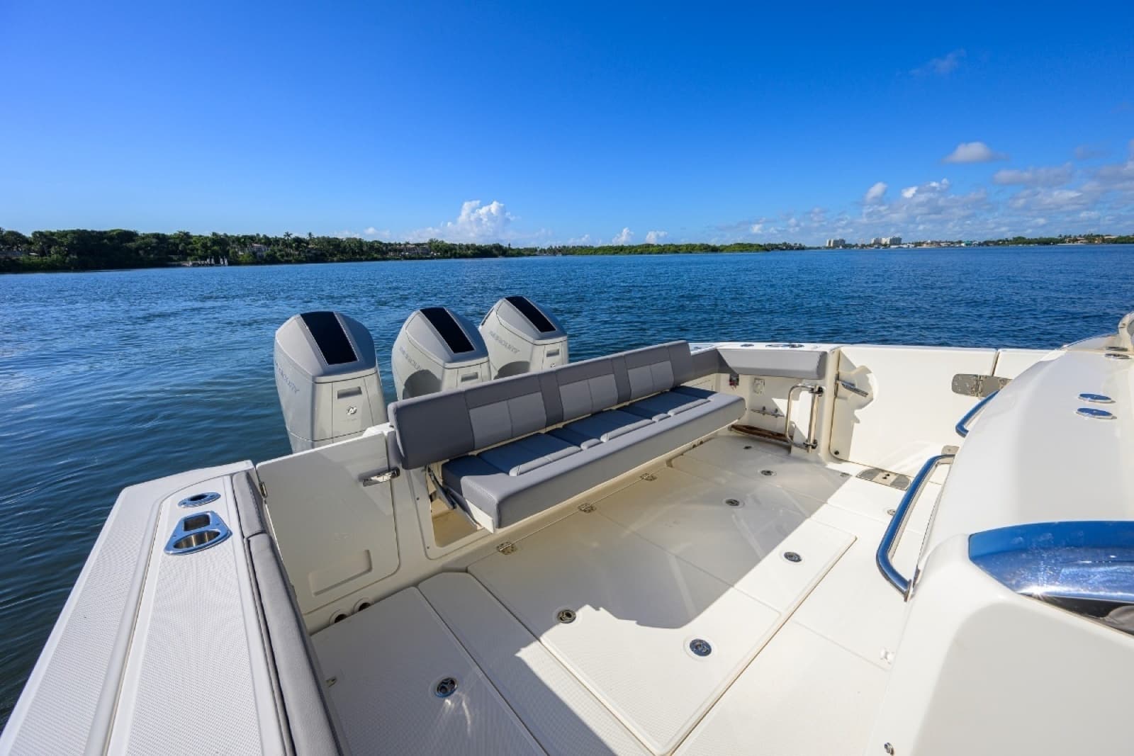 2024 Boston Whaler Outrage - Photo 27