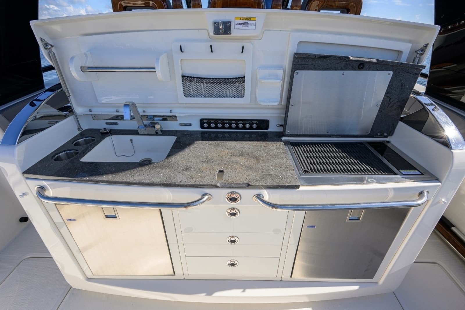 2024 Boston Whaler Outrage - Photo 38