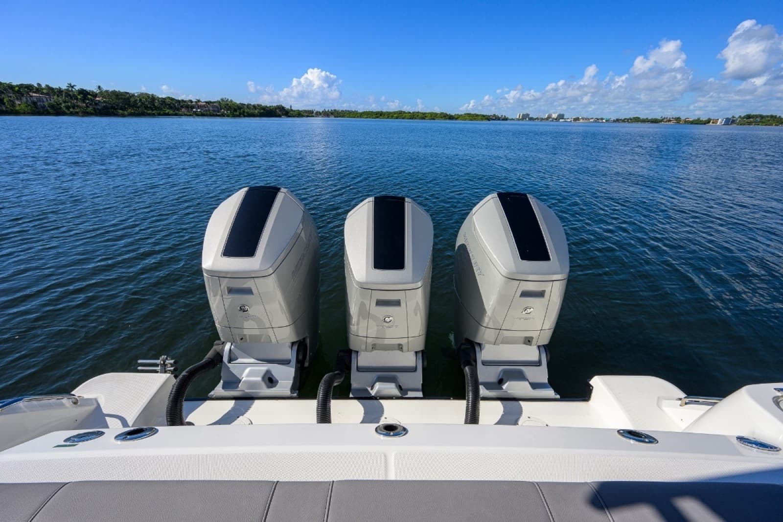 2024 Boston Whaler Outrage - Photo 44