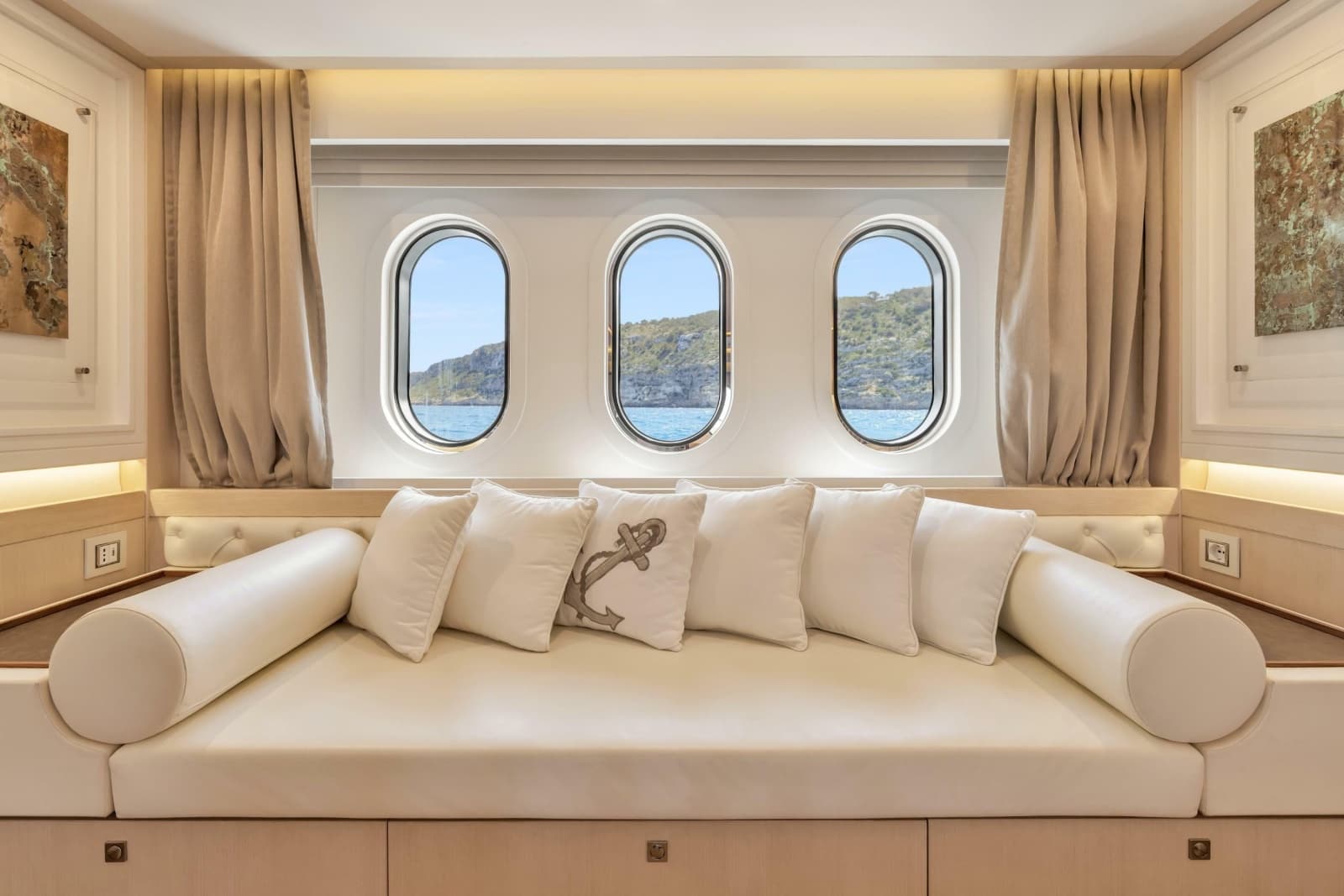 2019 Cerri Cantieri Navali Custom 31 Hybrid - Photo 25