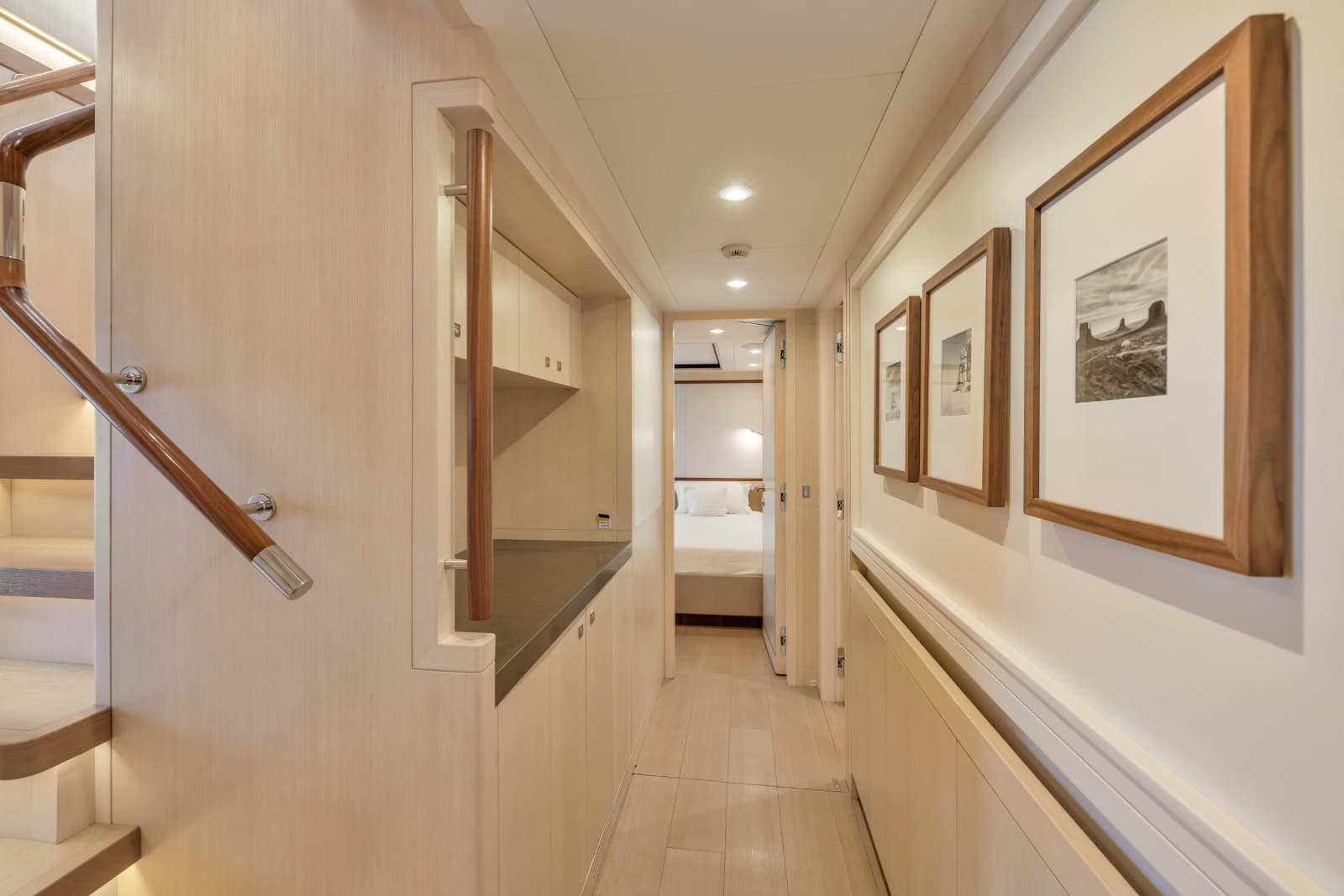 2019 Cerri Cantieri Navali Custom 31 Hybrid - Photo 17
